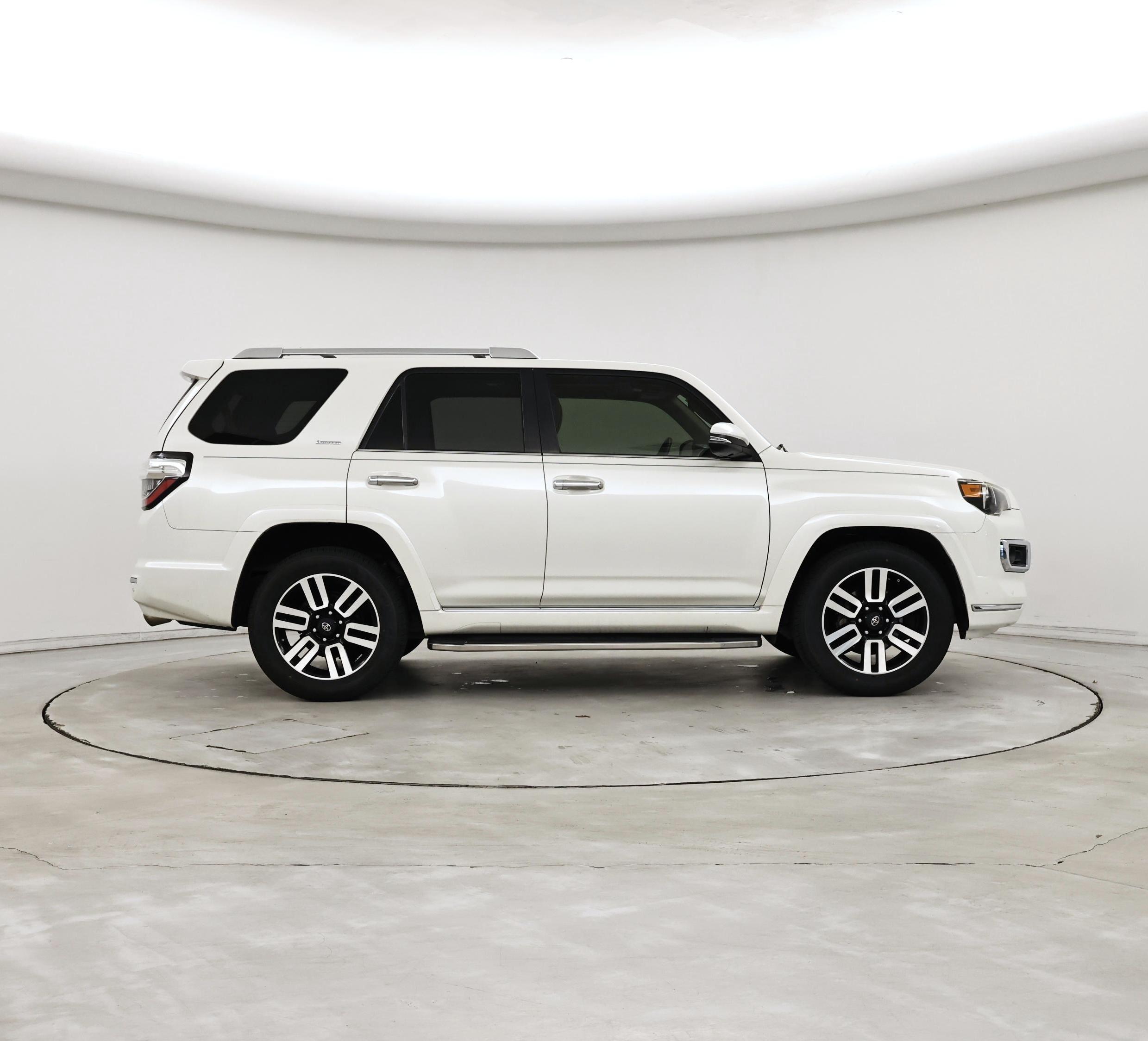 Thumbnail: 2015 Toyota 4Runner - 7