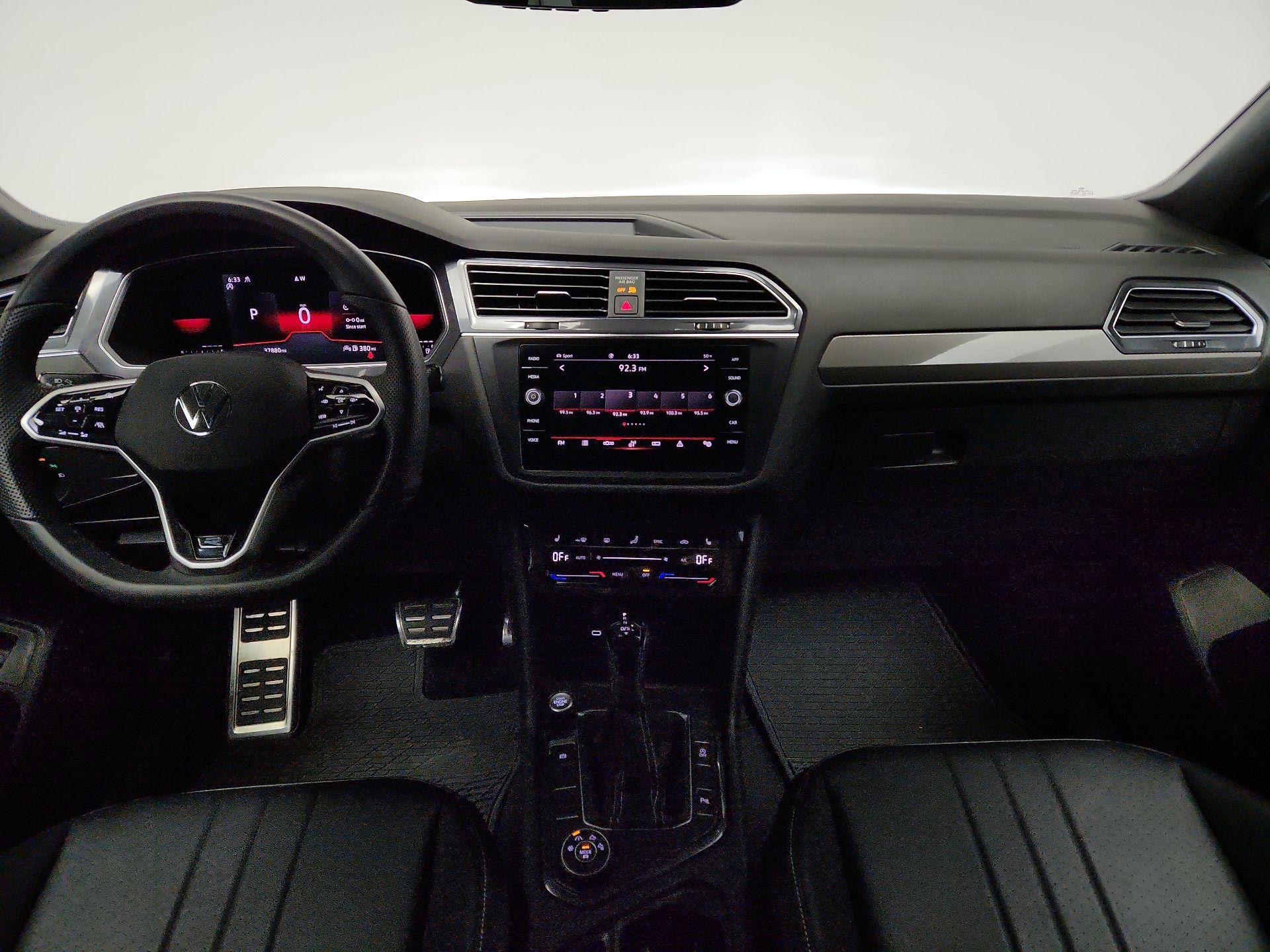 Thumbnail: 2022 Volkswagen Tiguan - 9