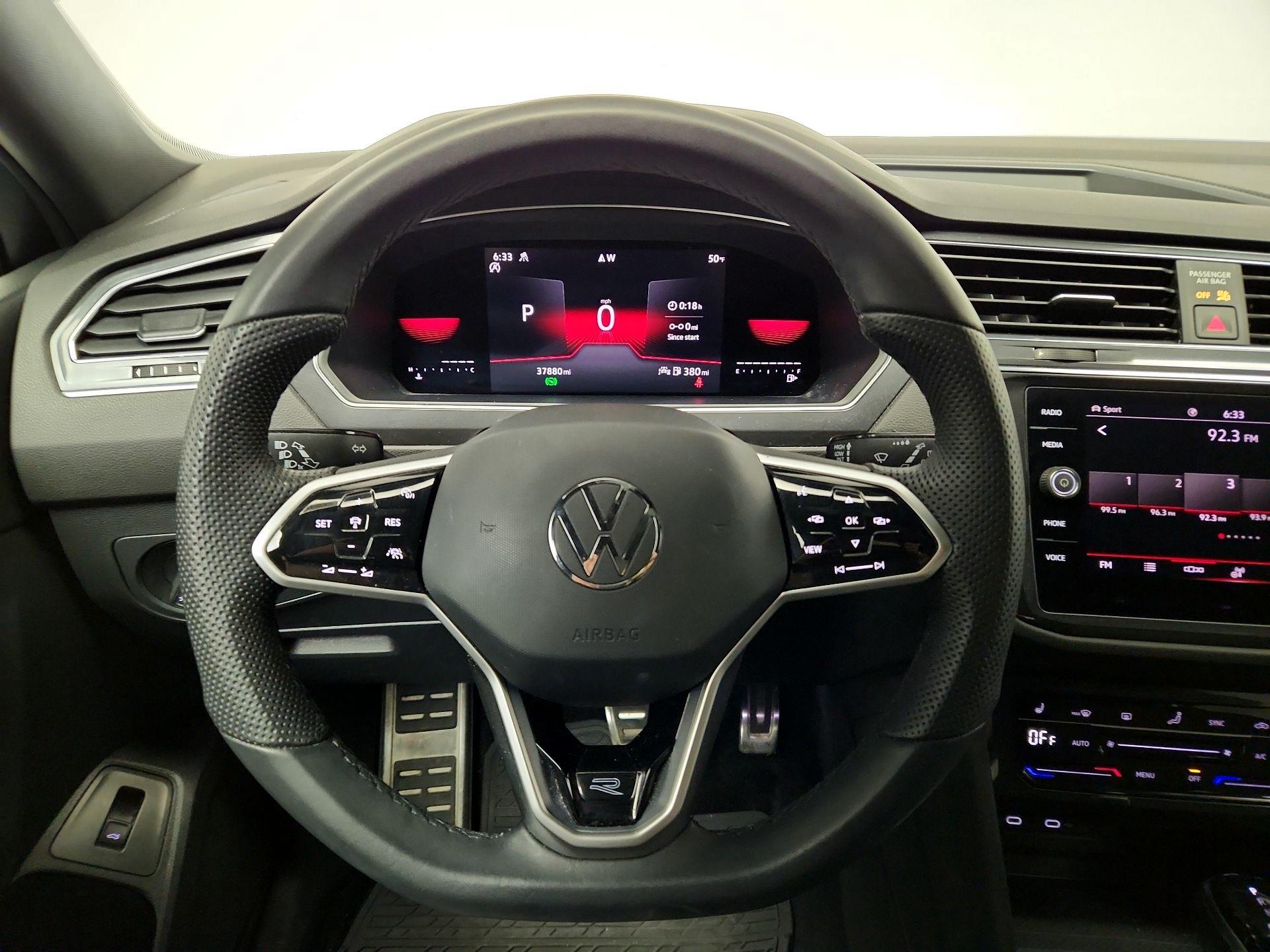 Thumbnail: 2022 Volkswagen Tiguan - 10