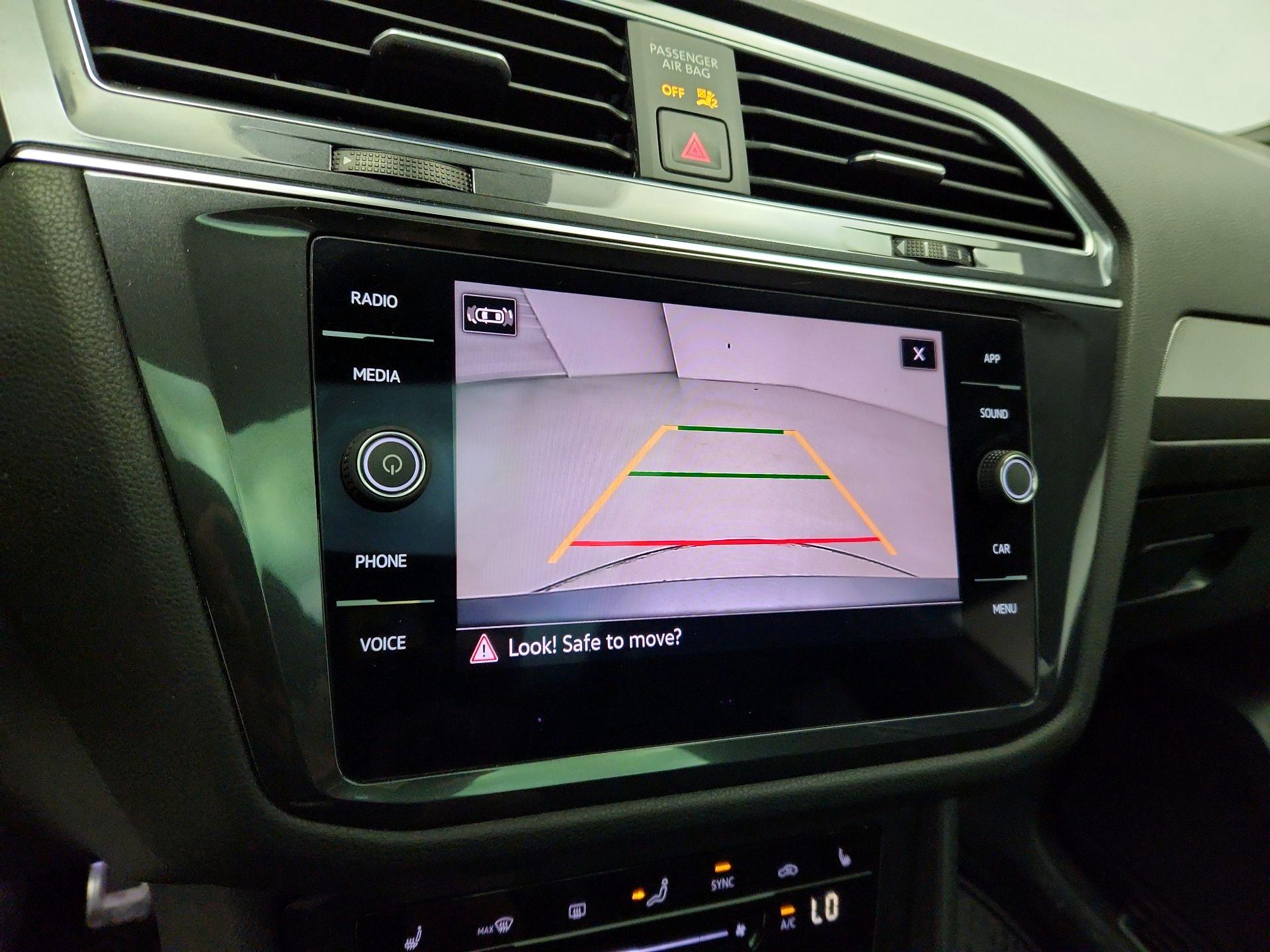 Thumbnail: 2022 Volkswagen Tiguan - 14