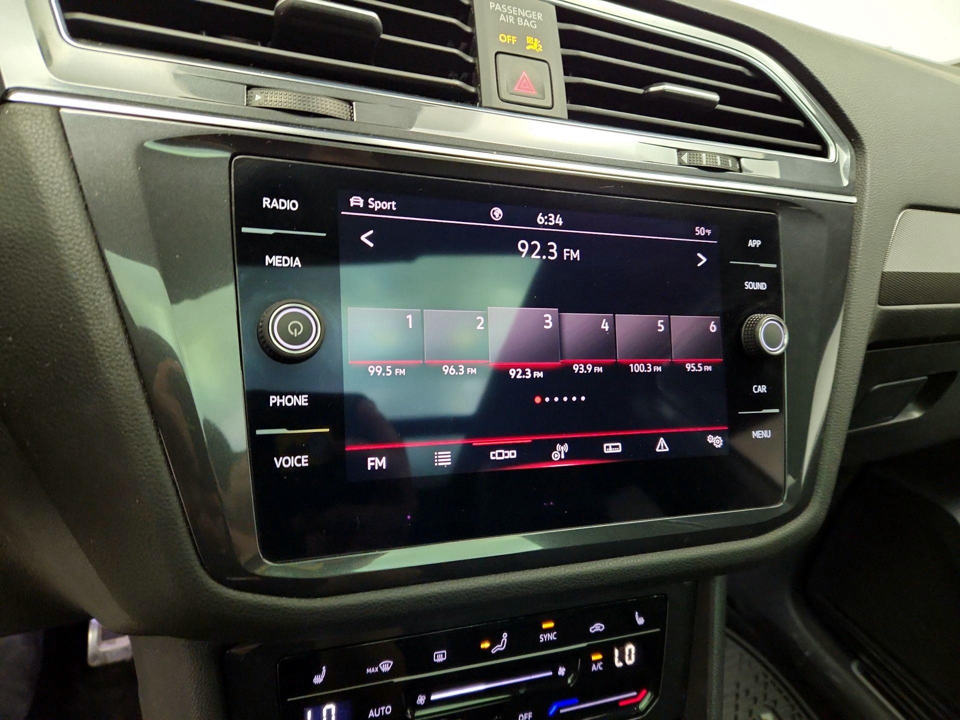 Thumbnail: 2022 Volkswagen Tiguan - 15