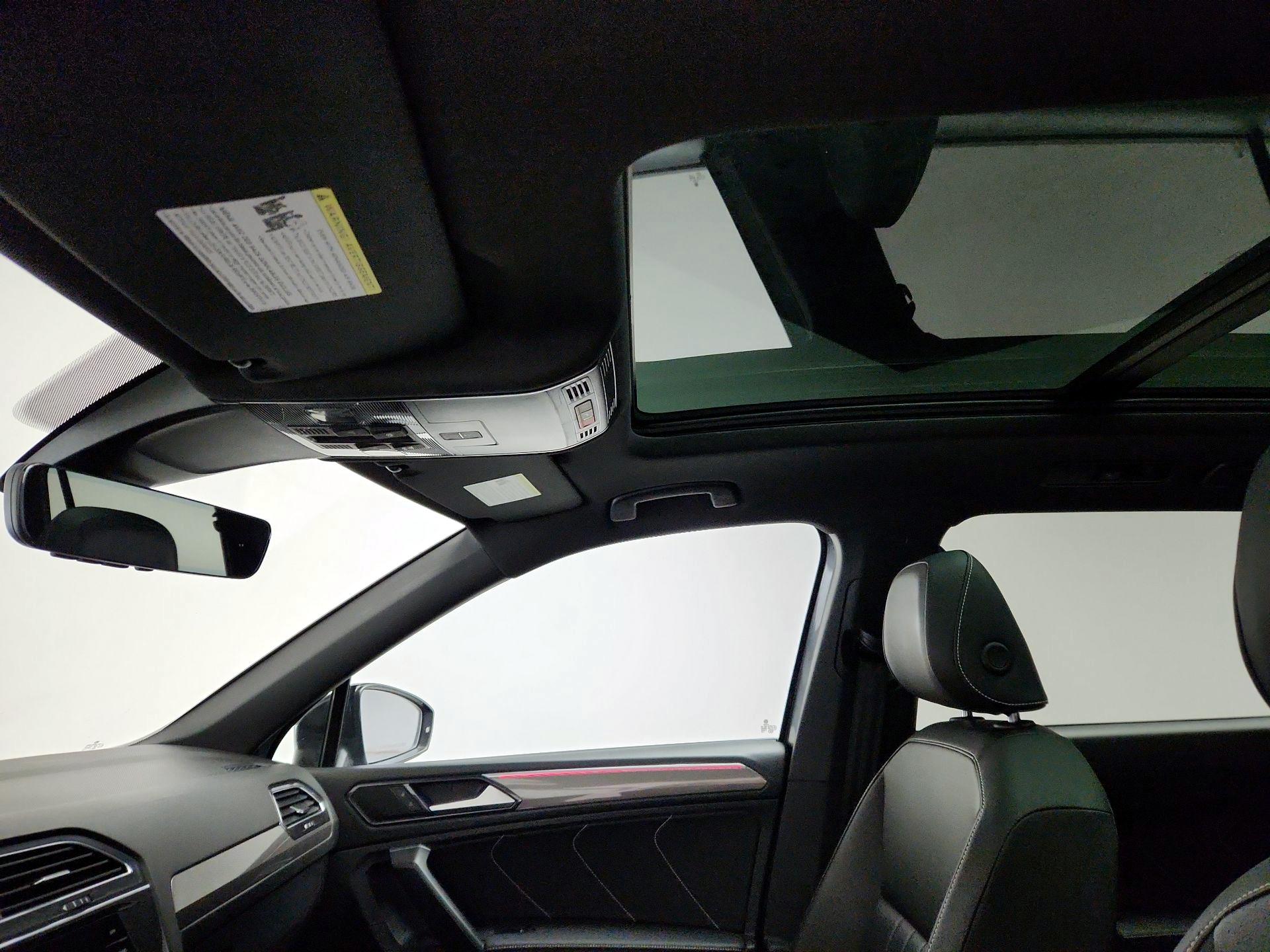 Thumbnail: 2022 Volkswagen Tiguan - 19