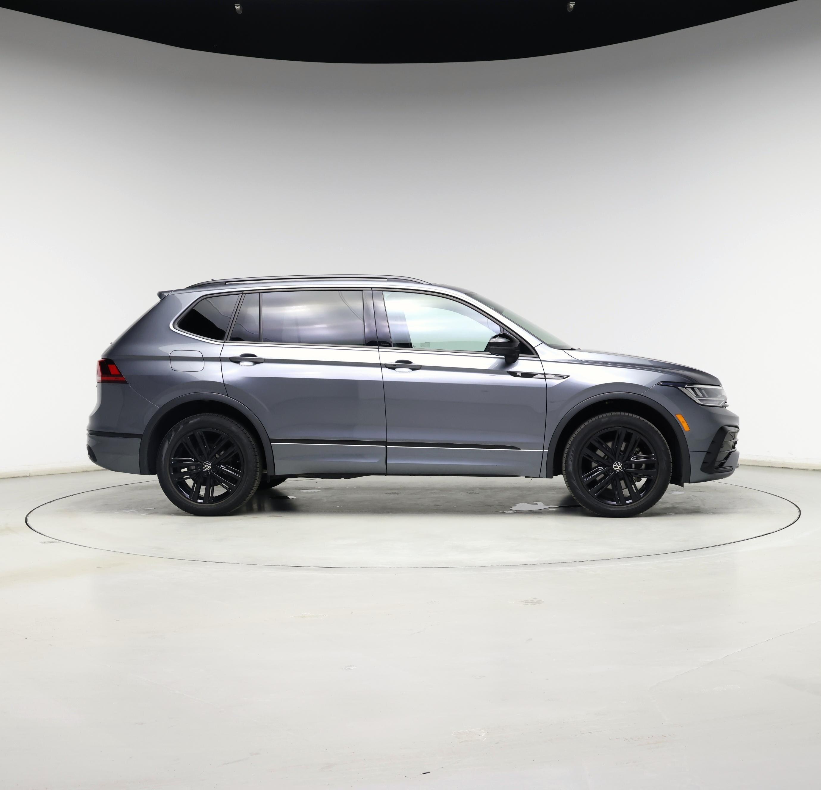 Thumbnail: 2022 Volkswagen Tiguan - 7