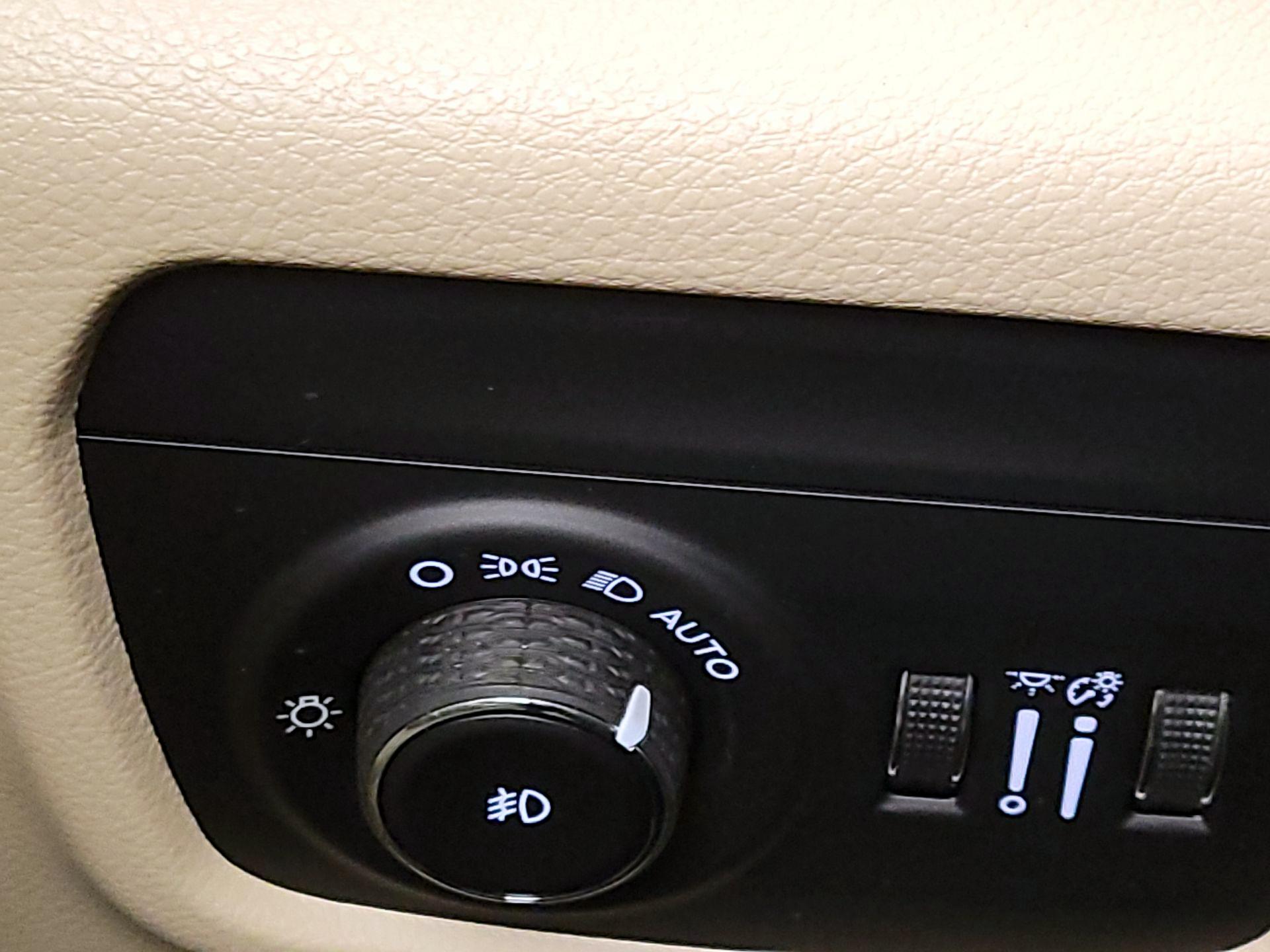 Thumbnail: 2023 Jeep Grand Cherokee - 13