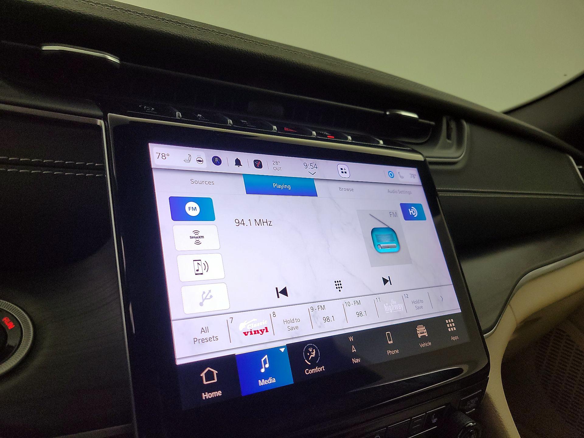 Thumbnail: 2023 Jeep Grand Cherokee - 16