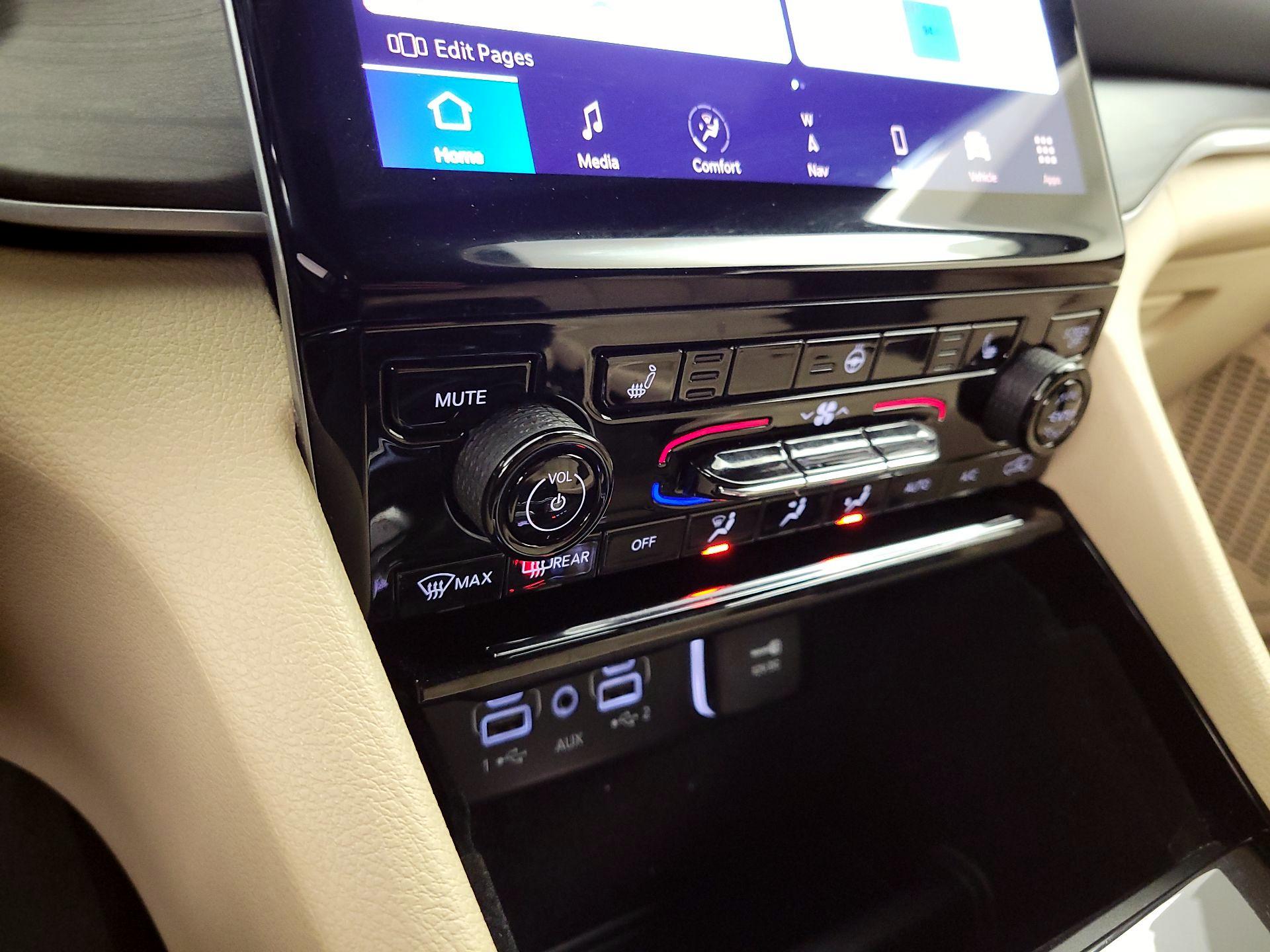 Thumbnail: 2023 Jeep Grand Cherokee - 17