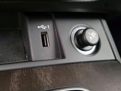 USB/AUX Ports