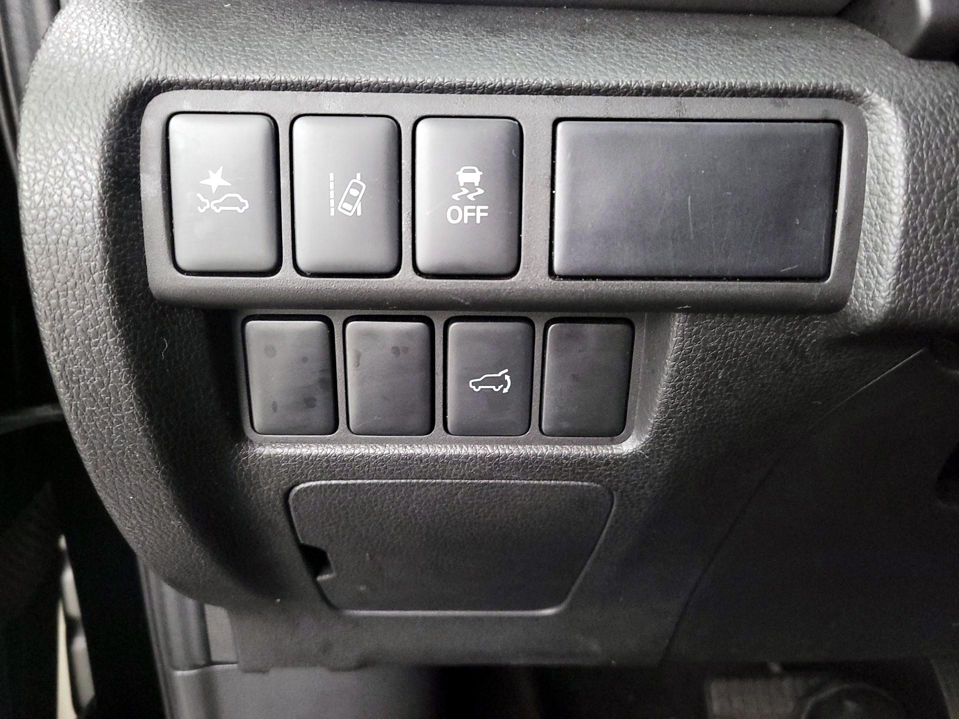 Thumbnail: 2024 Mitsubishi Eclipse Cross - 13