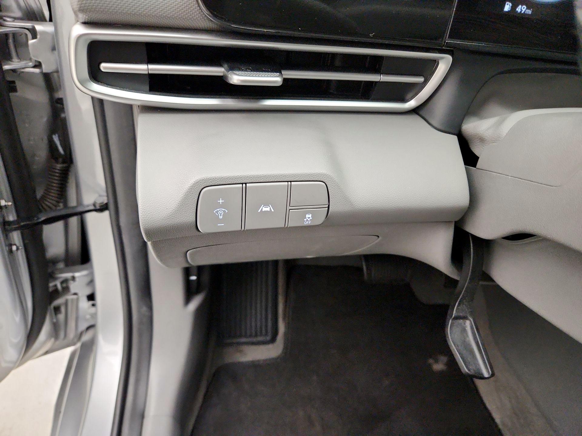 Thumbnail: 2023 Hyundai Elantra - 13