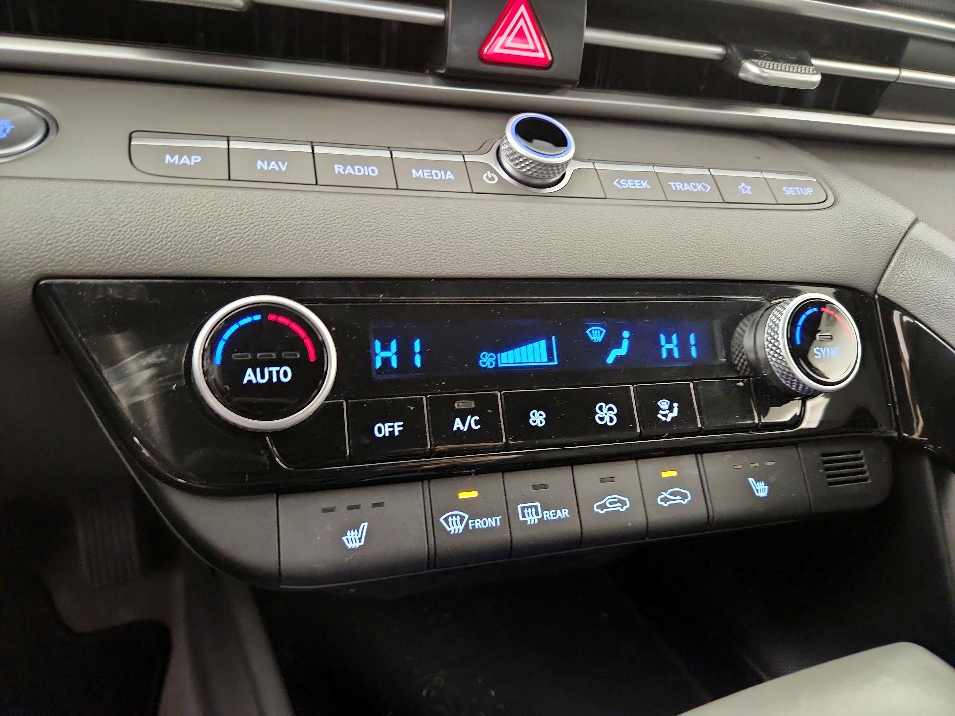 Thumbnail: 2023 Hyundai Elantra - 17