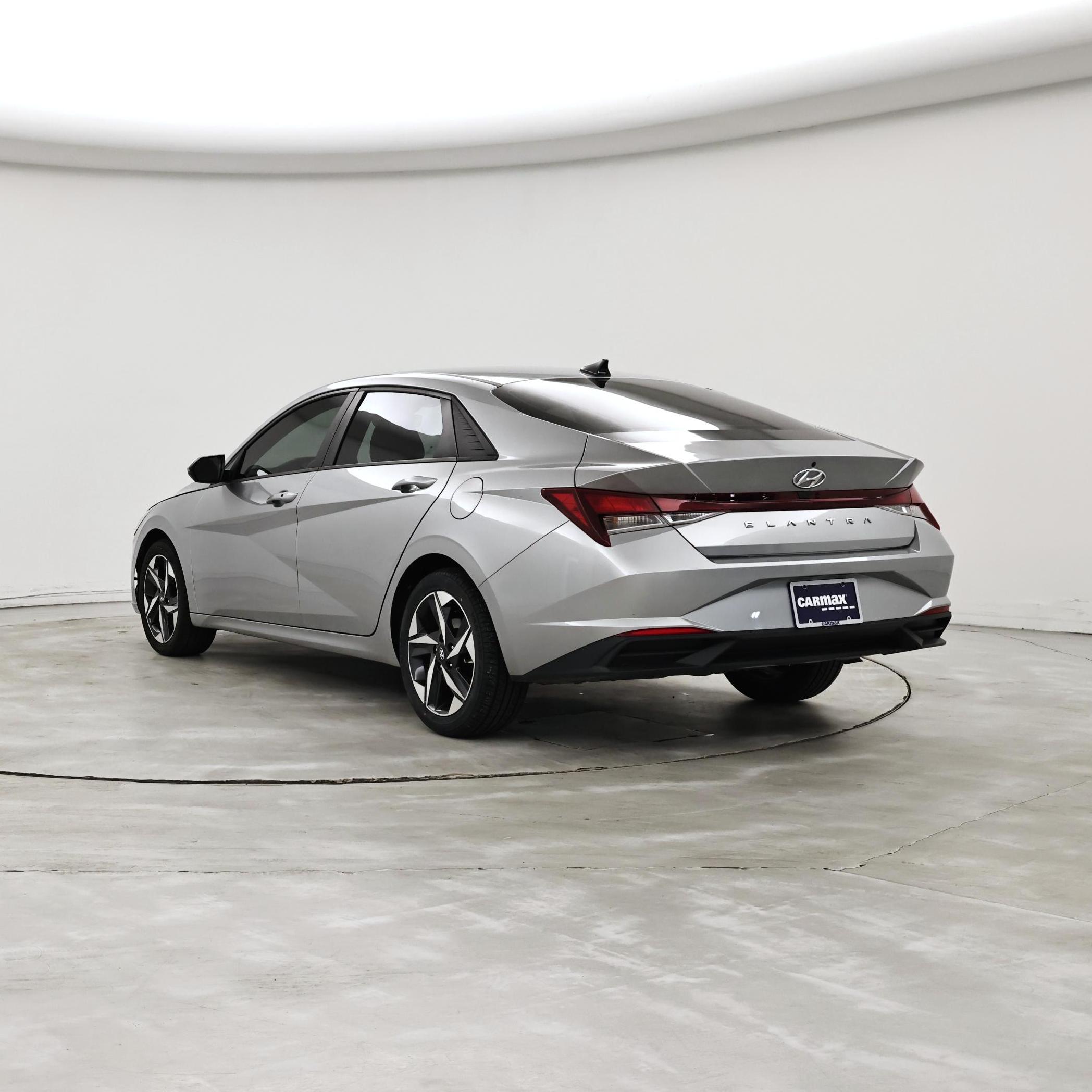Thumbnail: 2023 Hyundai Elantra - 2