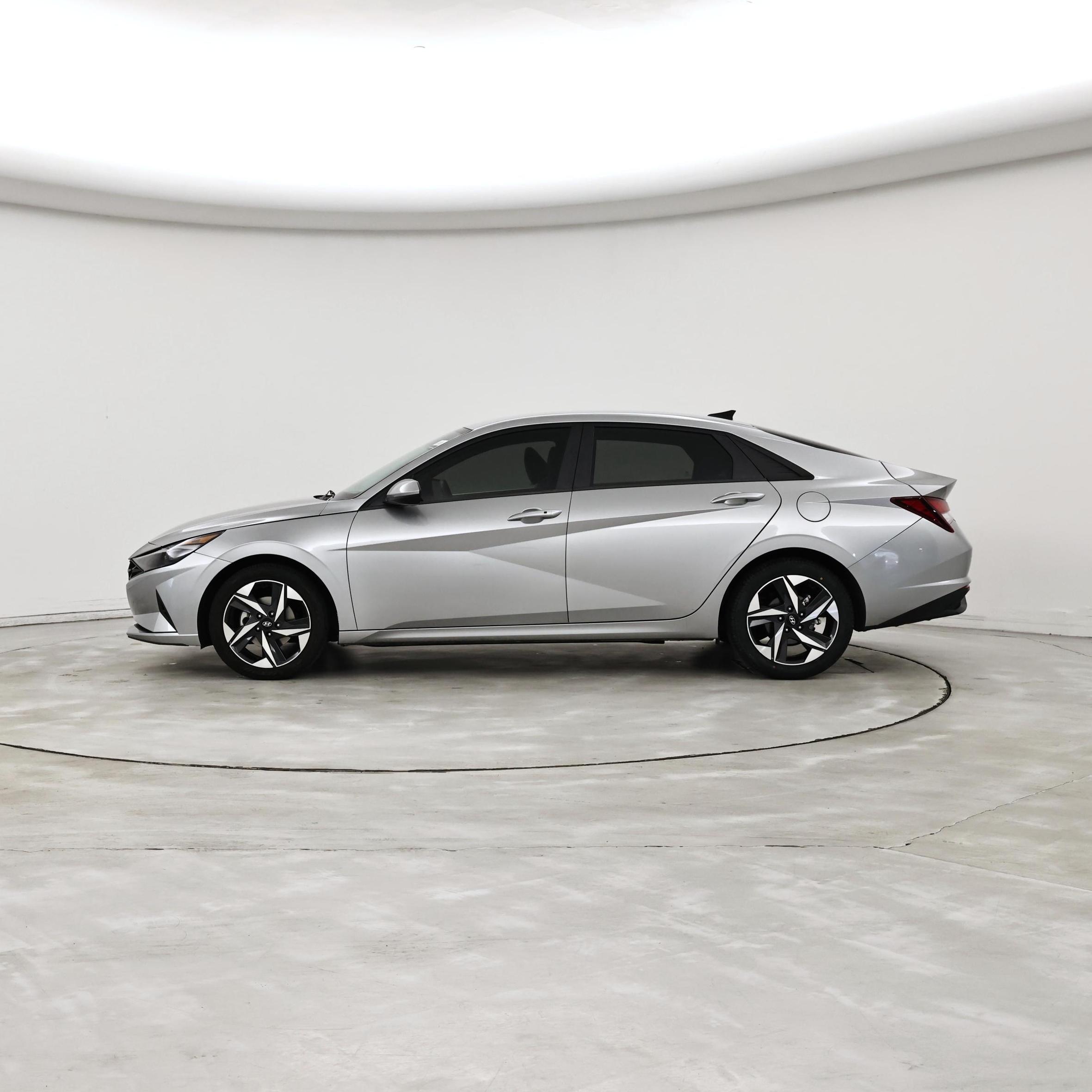 Thumbnail: 2023 Hyundai Elantra - 3