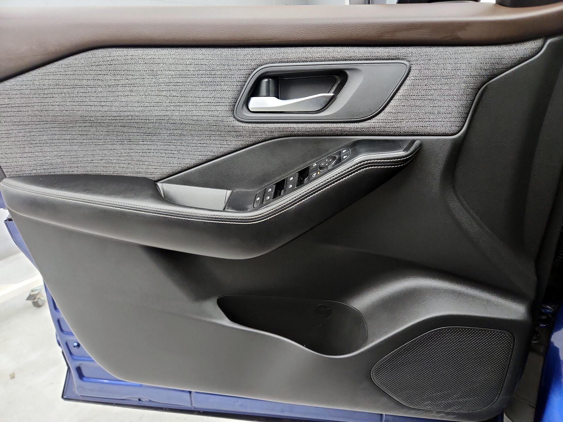 Thumbnail: 2023 Nissan Rogue - 12