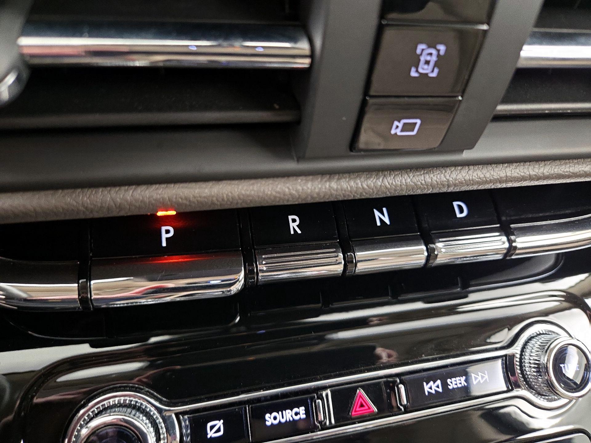 Thumbnail: 2022 Lincoln Corsair - 18