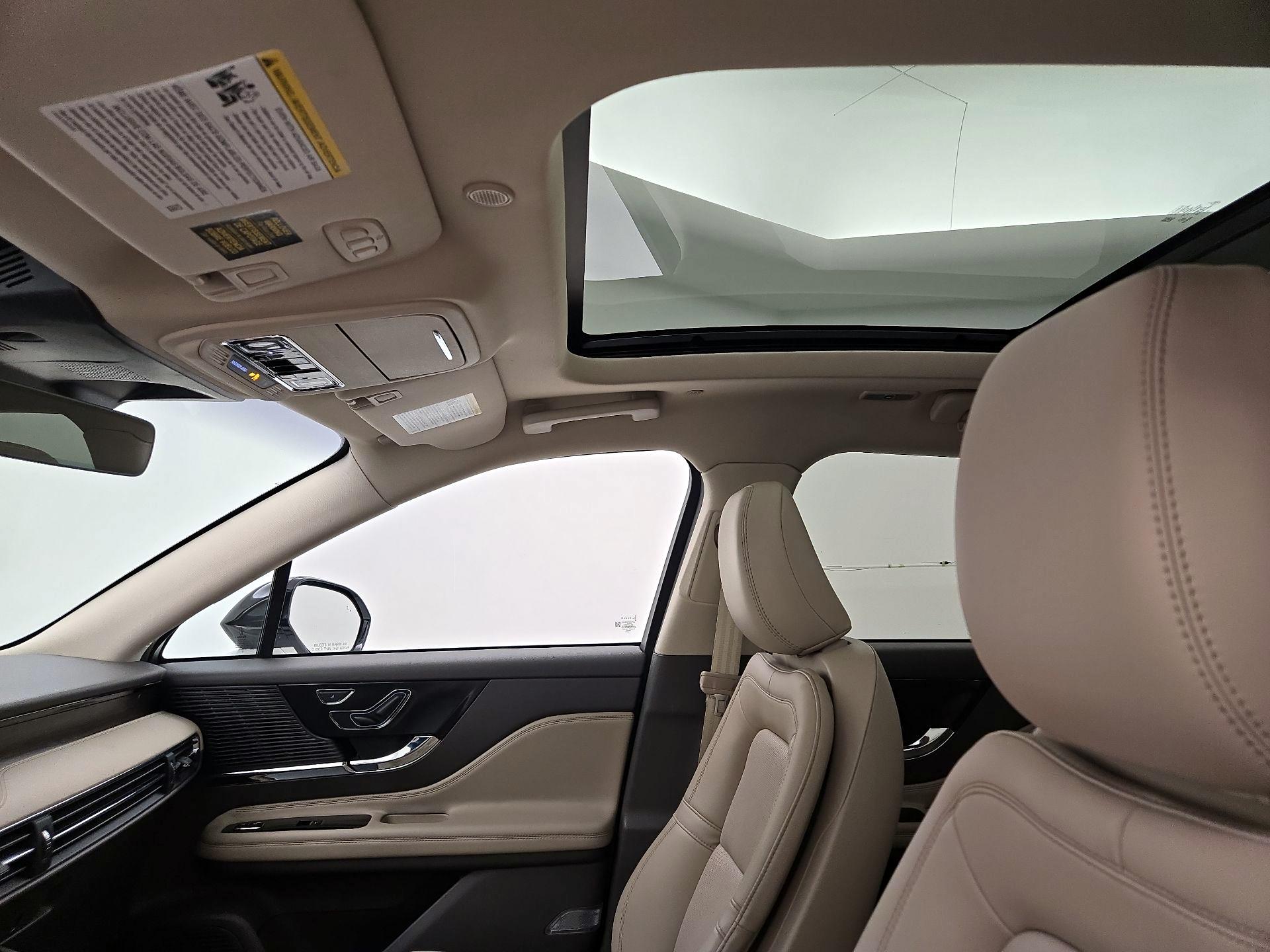 Thumbnail: 2022 Lincoln Corsair - 20