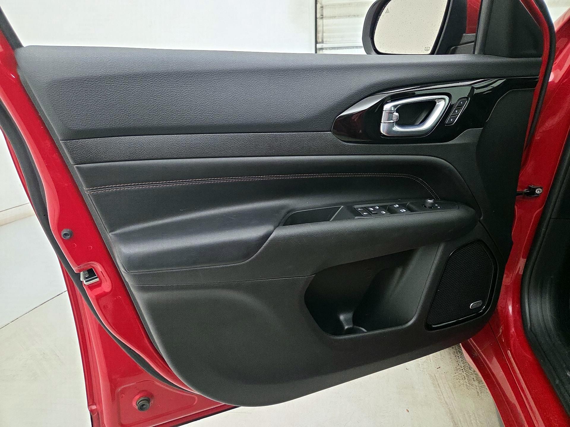 Thumbnail: 2022 Jeep Compass - 12