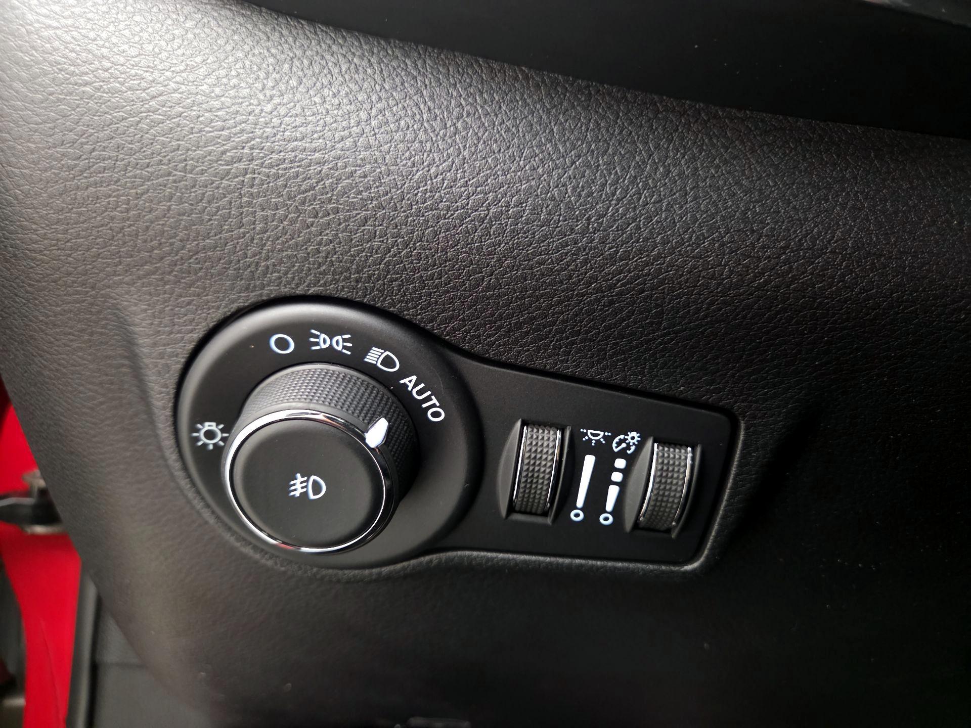 Thumbnail: 2022 Jeep Compass - 13