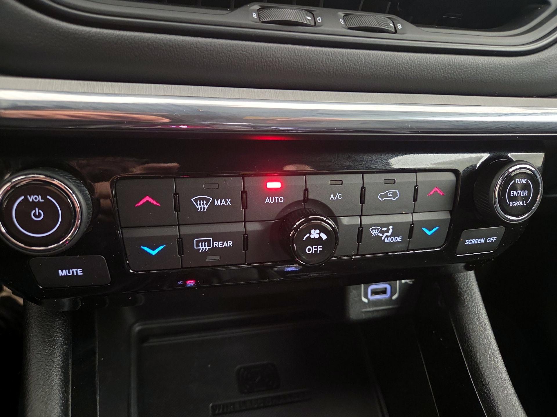 Thumbnail: 2022 Jeep Compass - 17