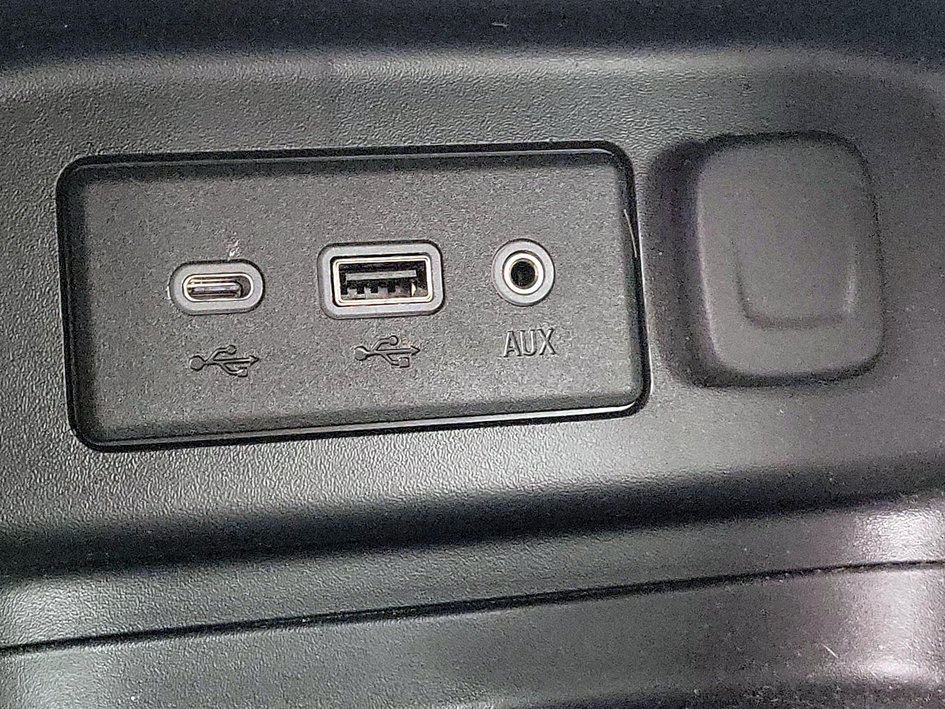 Thumbnail: 2022 Chevrolet Equinox - 18