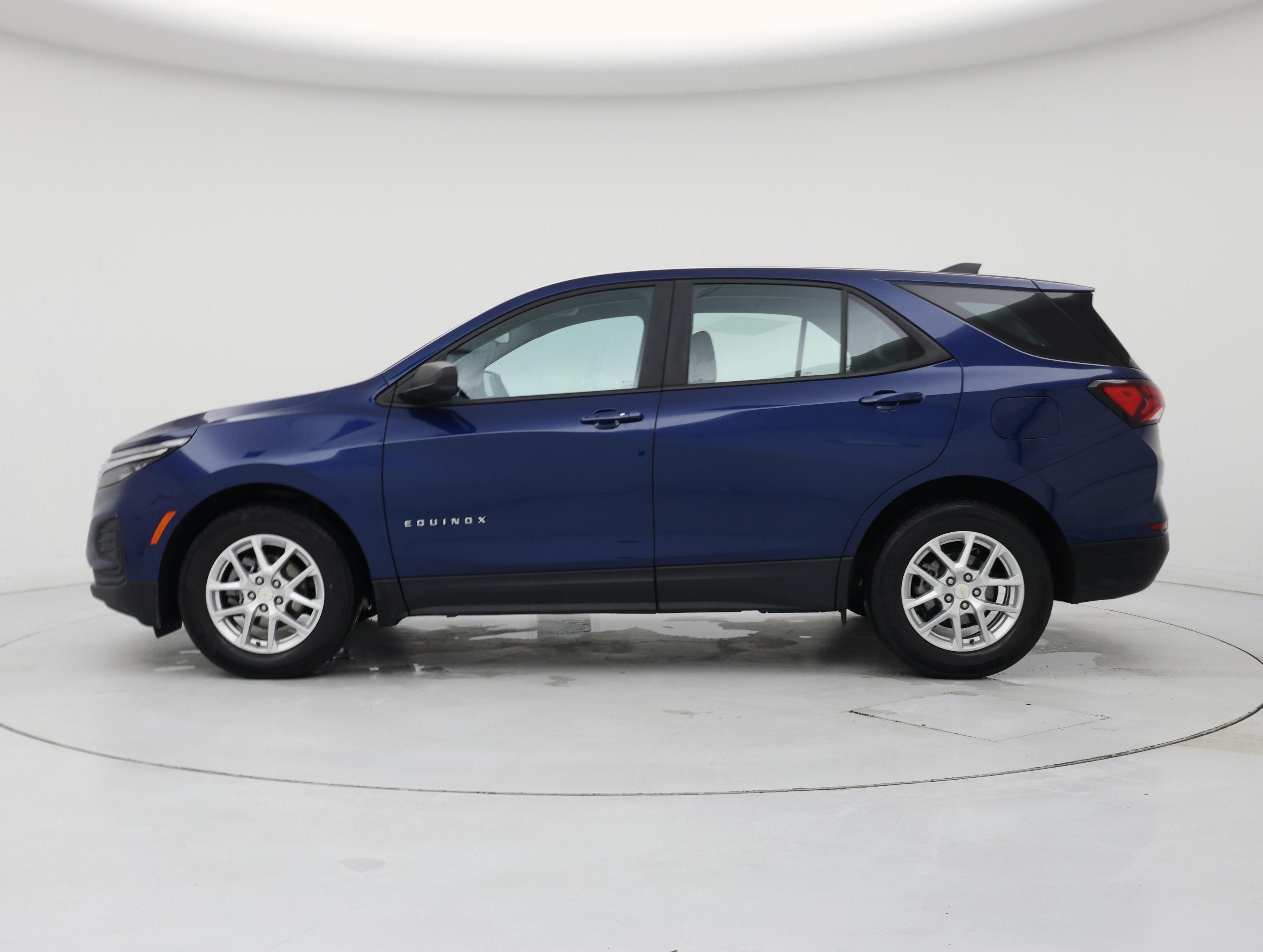 Thumbnail: 2022 Chevrolet Equinox - 3