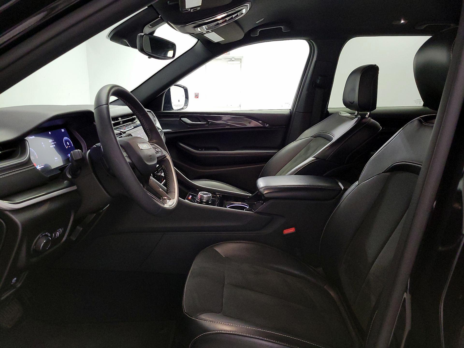 Thumbnail: 2023 Jeep Grand Cherokee - 11