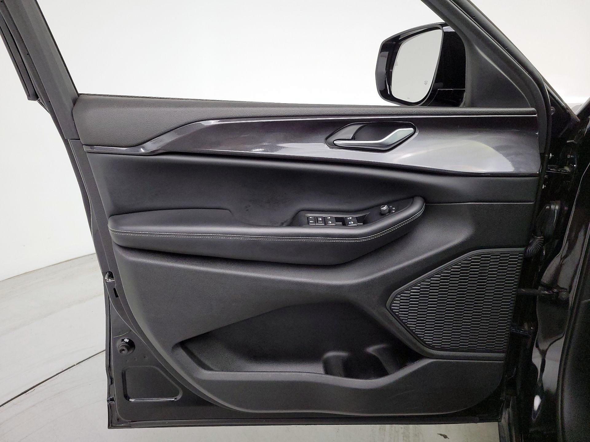 Thumbnail: 2023 Jeep Grand Cherokee - 12