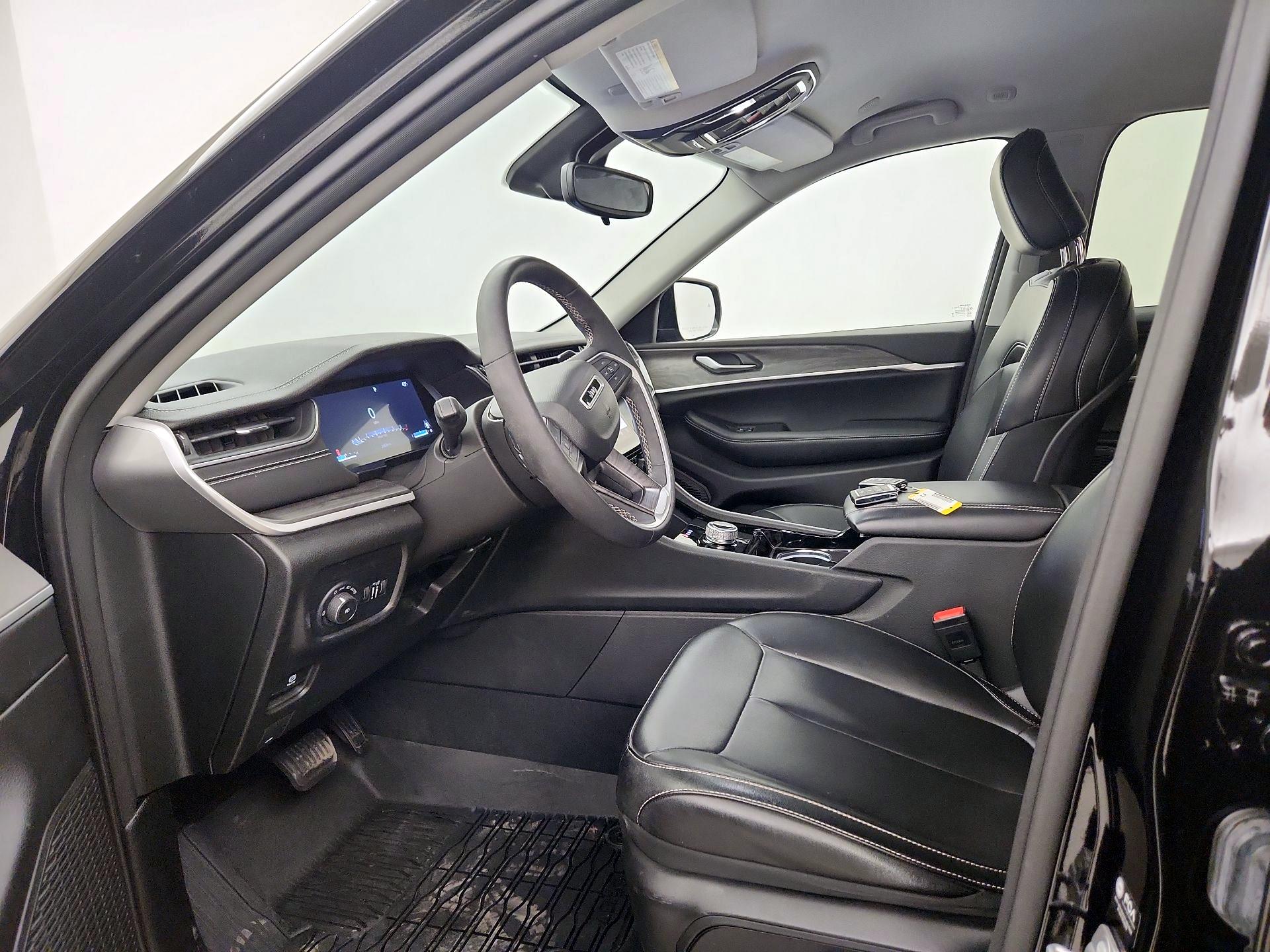 Thumbnail: 2023 Jeep Grand Cherokee - 11