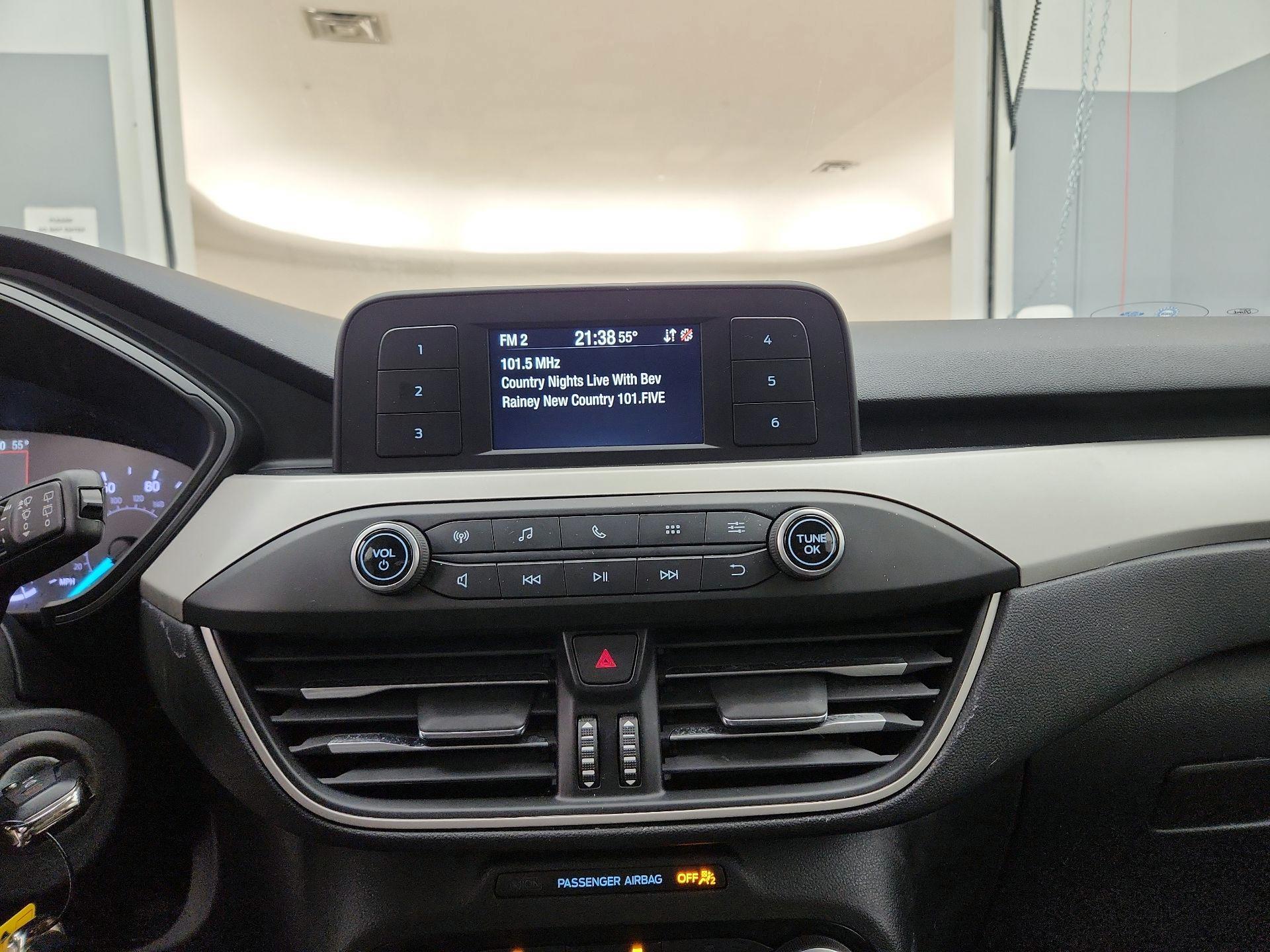 Thumbnail: 2021 Ford Escape - 15