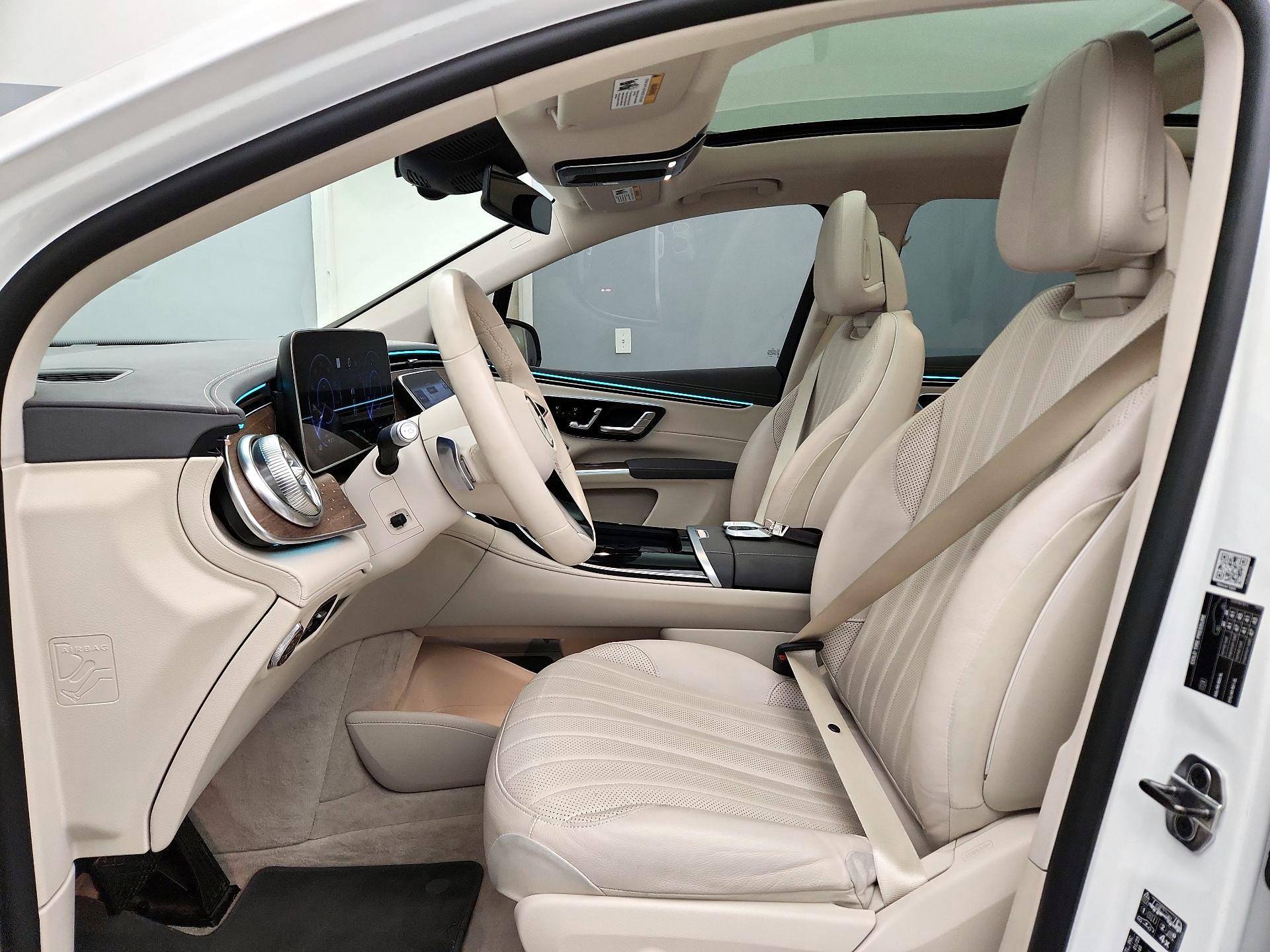 Thumbnail: 2023 Mercedes-Benz EQS - 11