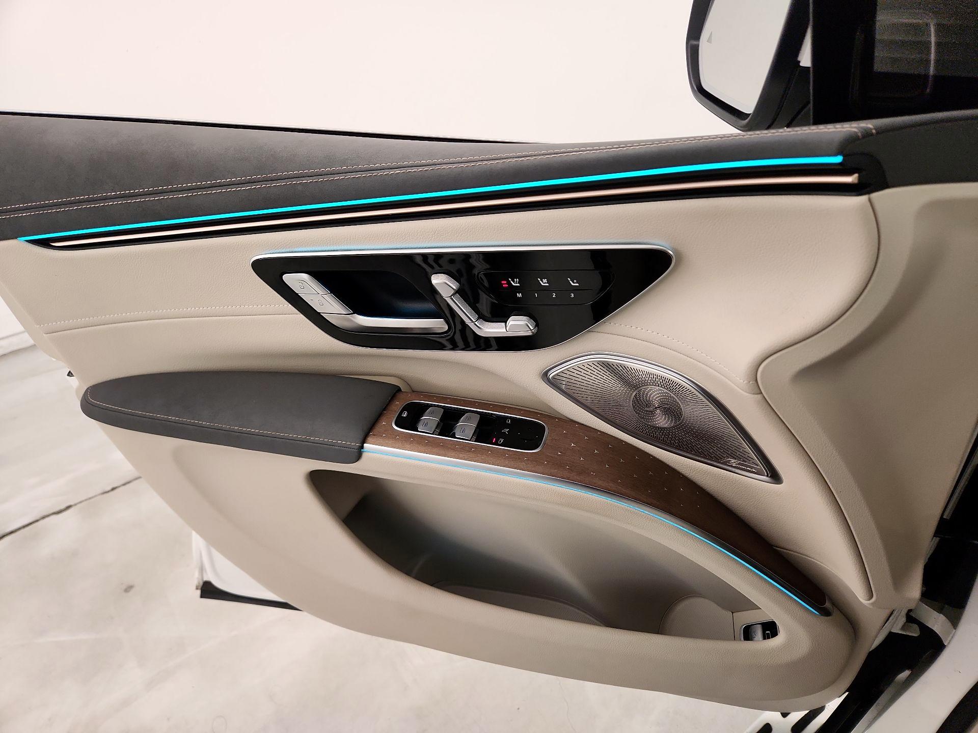 Thumbnail: 2023 Mercedes-Benz EQS - 12