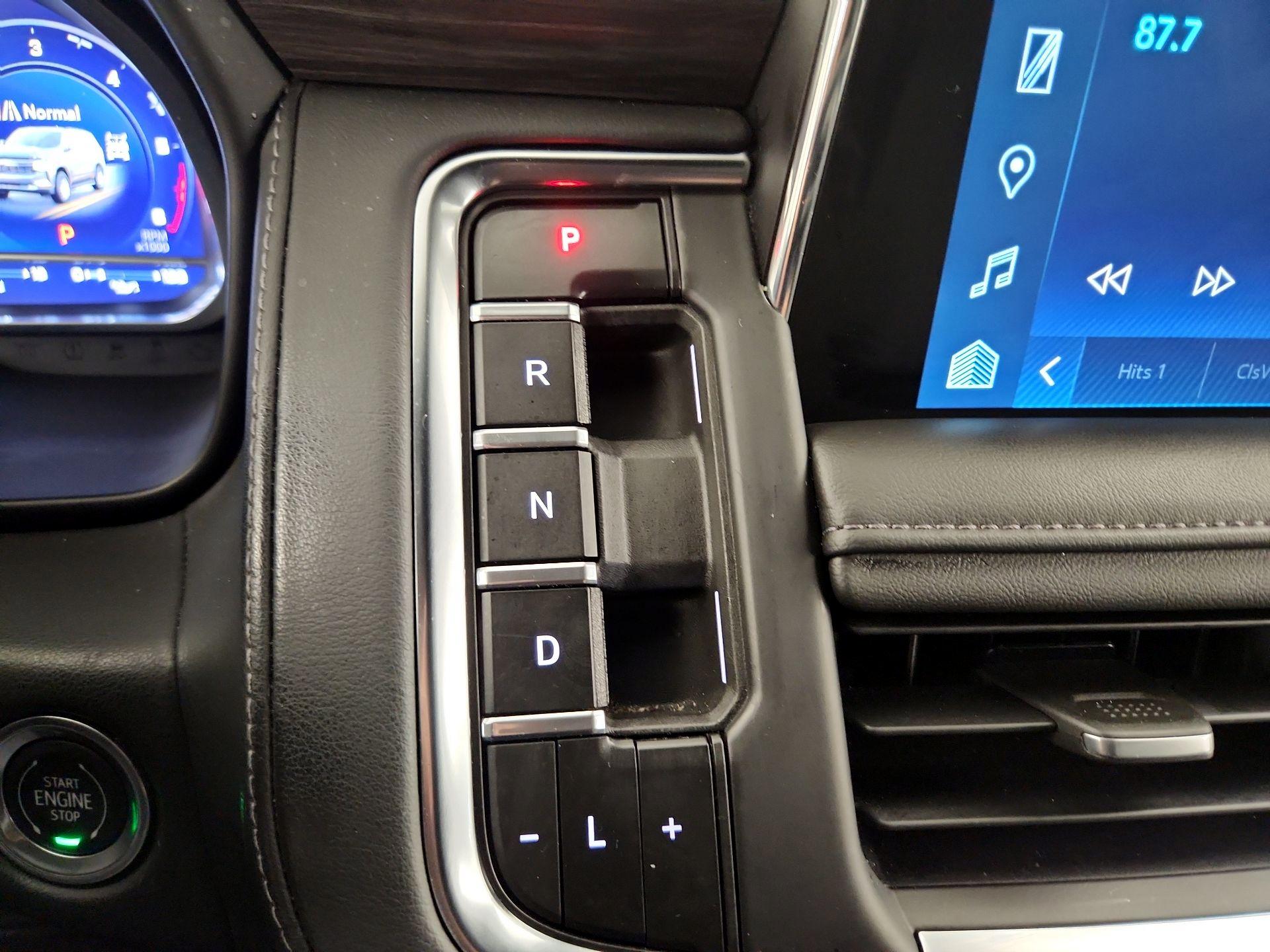 Thumbnail: 2023 Chevrolet Tahoe - 17