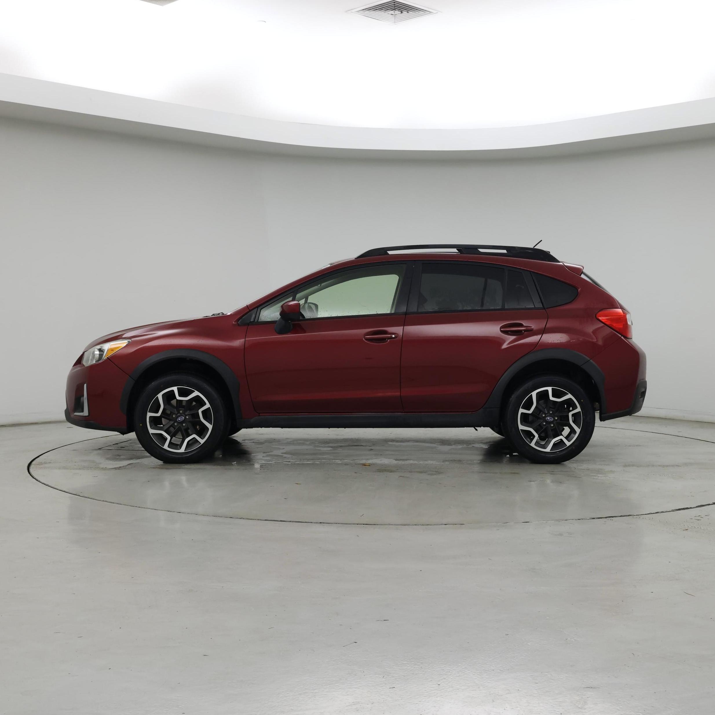 Thumbnail: 2017 Subaru Crosstrek - 3