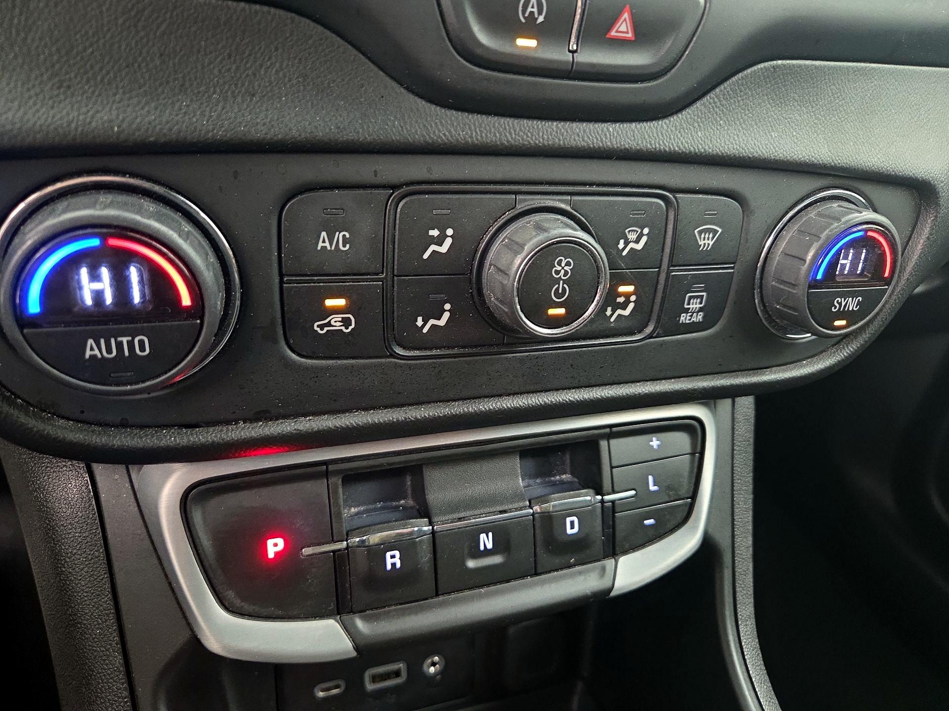 Thumbnail: 2022 GMC Terrain - 16