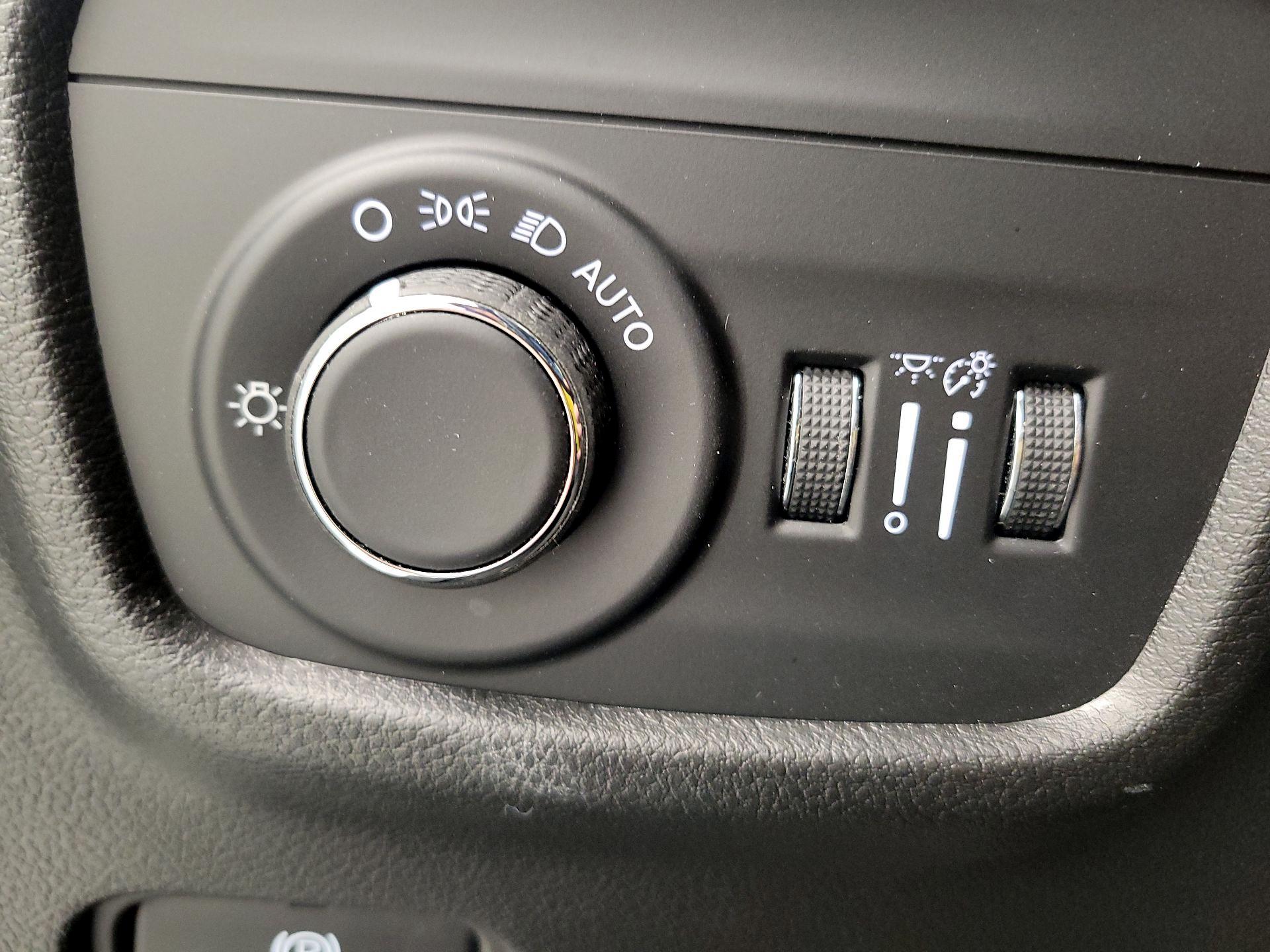 Thumbnail: 2023 Jeep Grand Cherokee L - 13