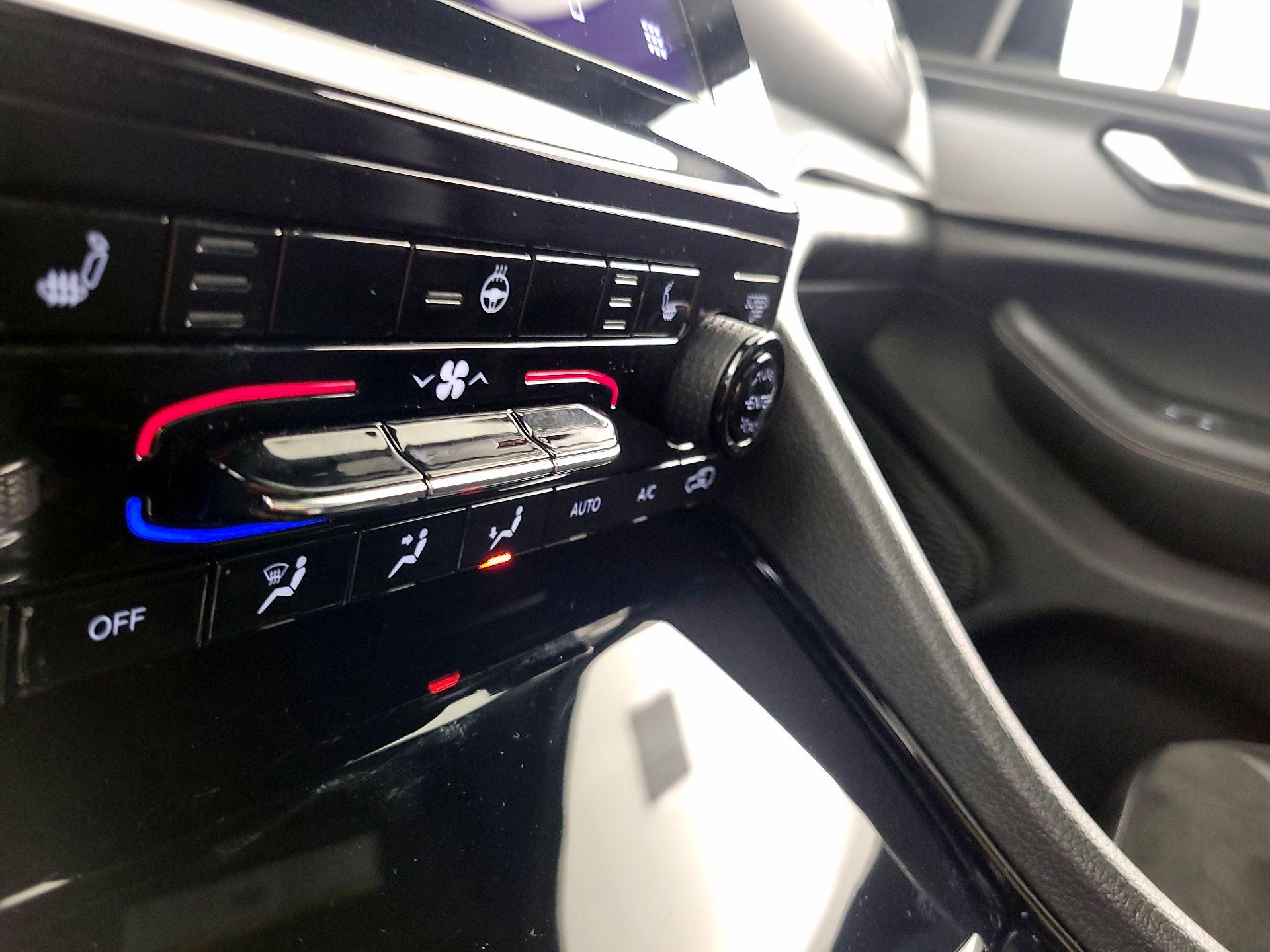 Thumbnail: 2023 Jeep Grand Cherokee L - 16