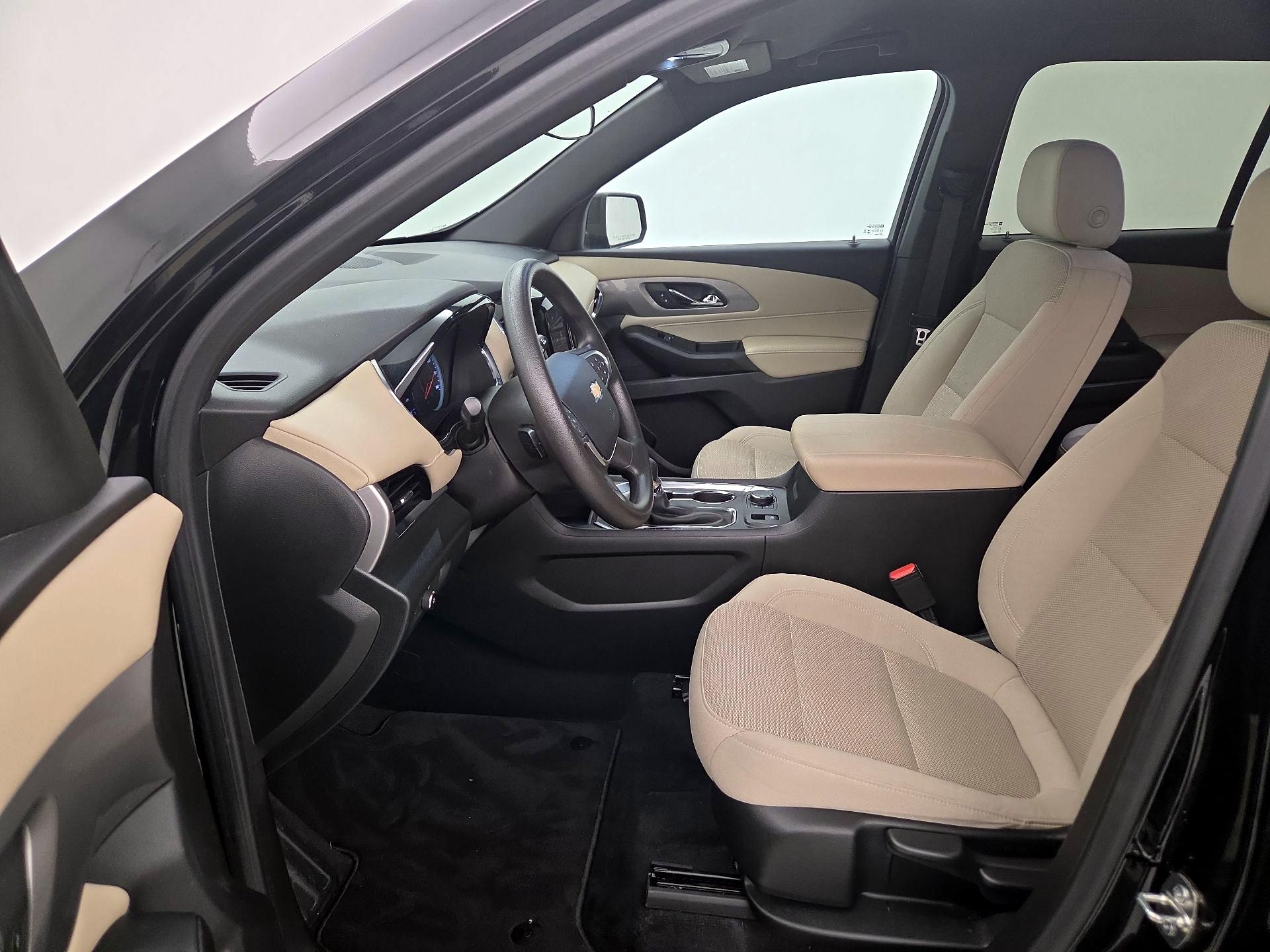 Thumbnail: 2023 Chevrolet Traverse - 11