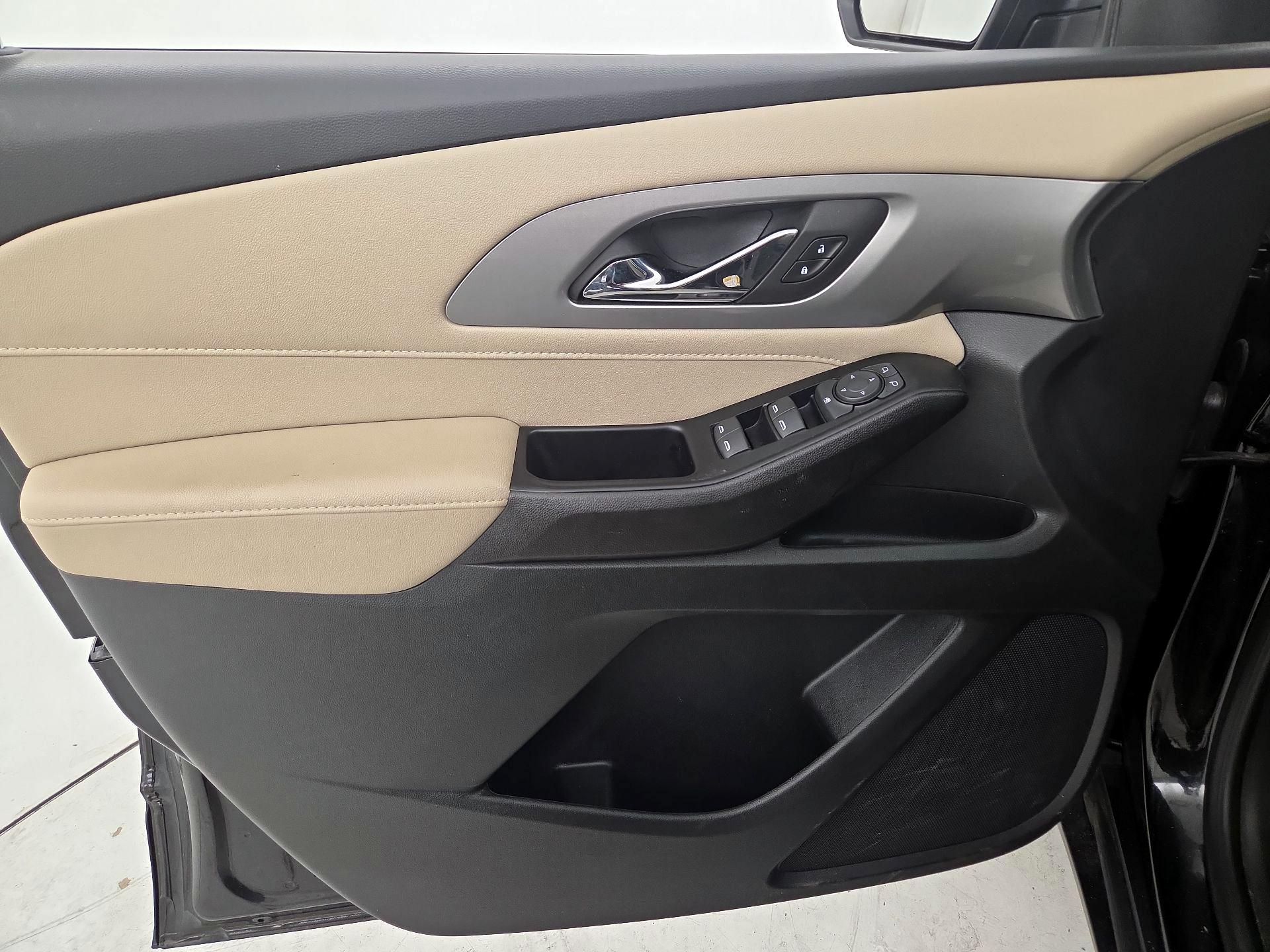 Thumbnail: 2023 Chevrolet Traverse - 12