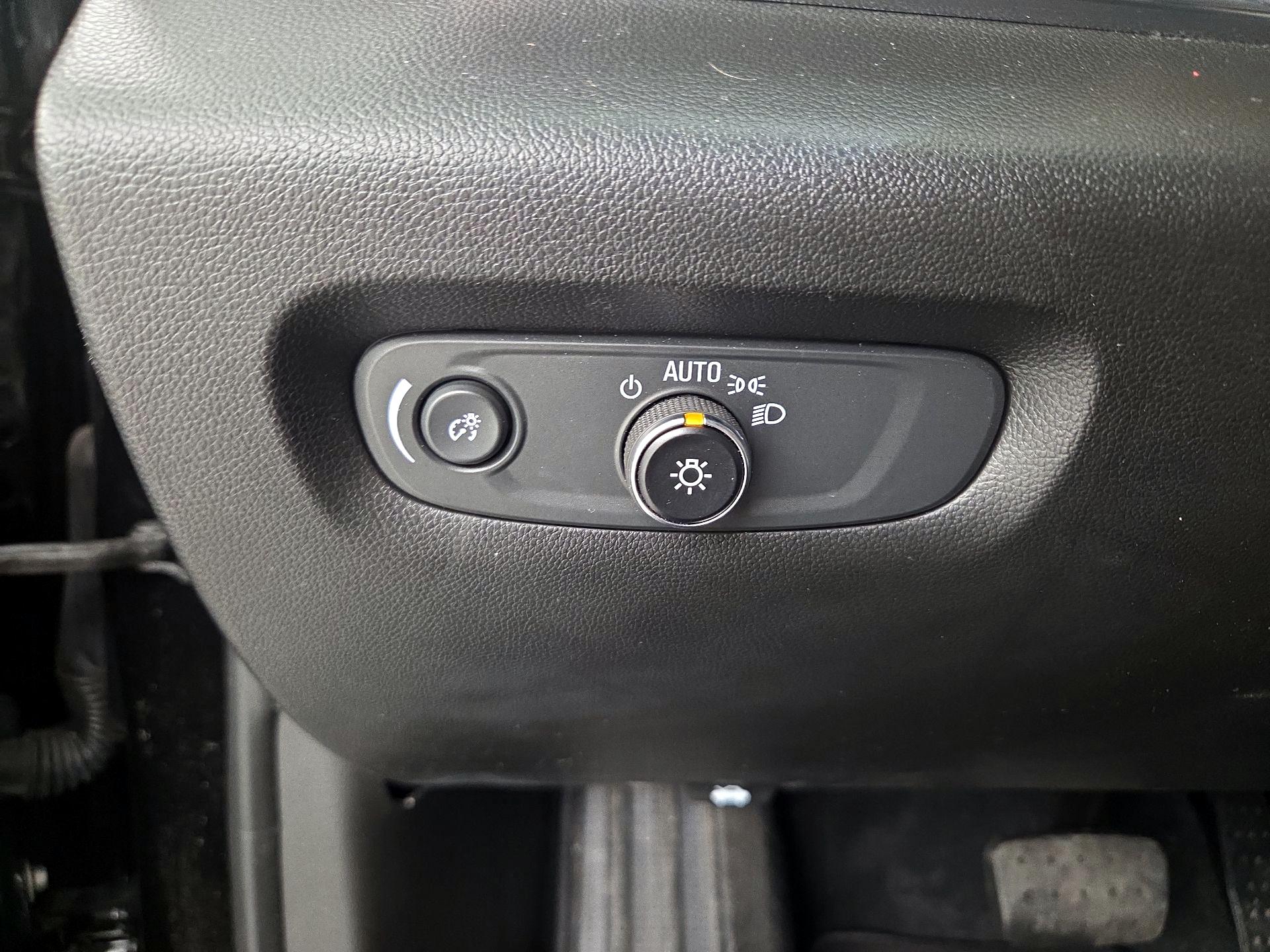 Thumbnail: 2023 Chevrolet Traverse - 13