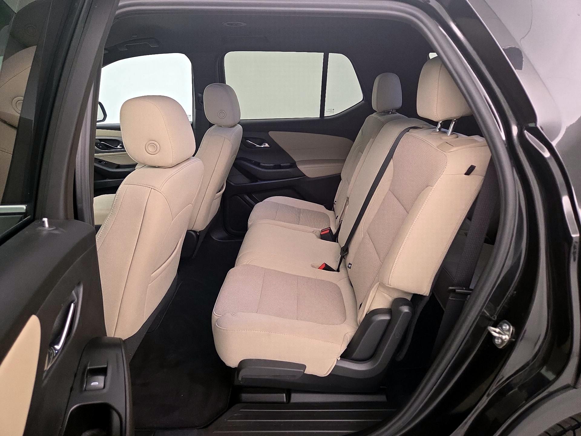 Thumbnail: 2023 Chevrolet Traverse - 19