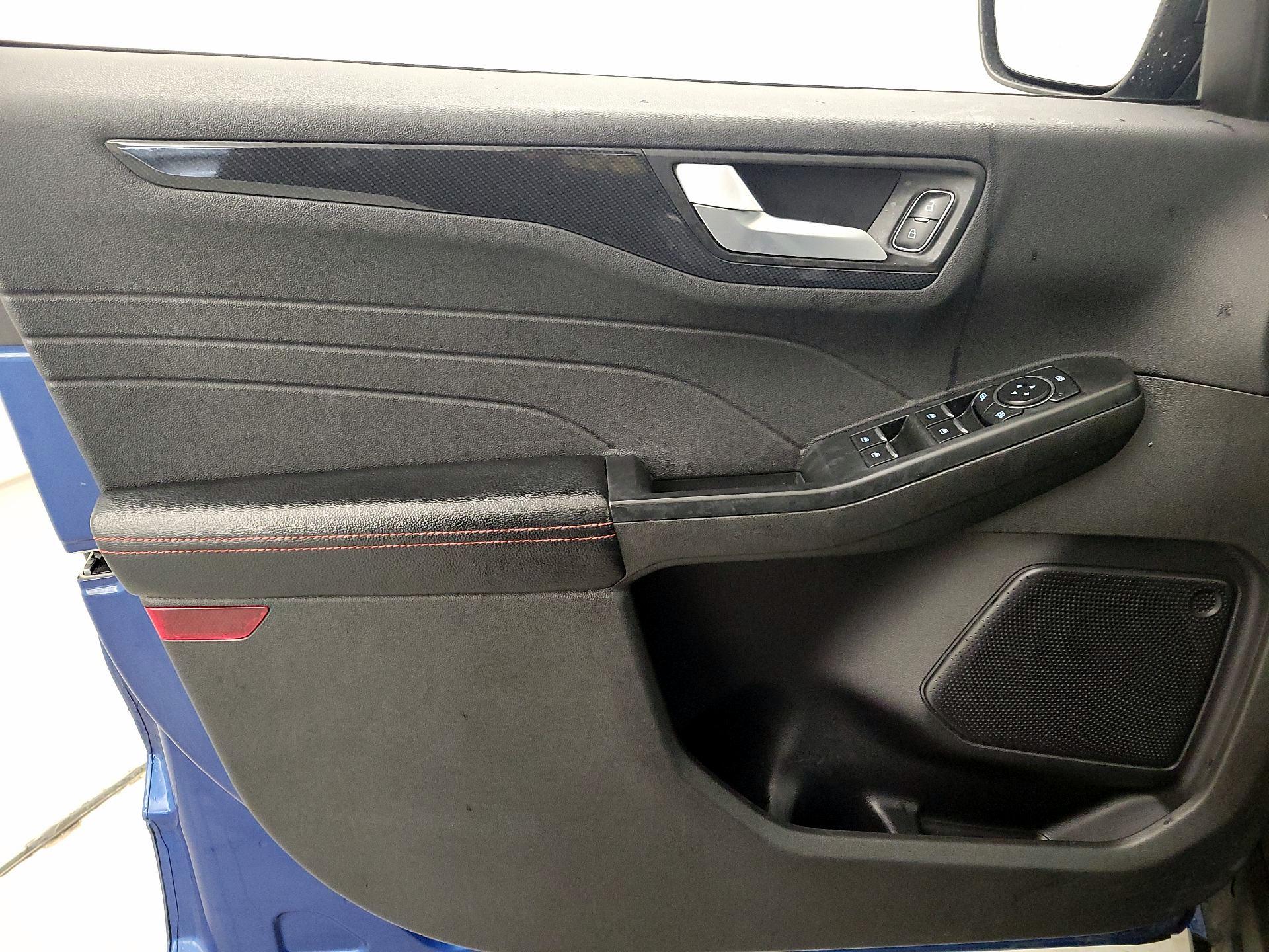 Thumbnail: 2023 Ford Escape - 12