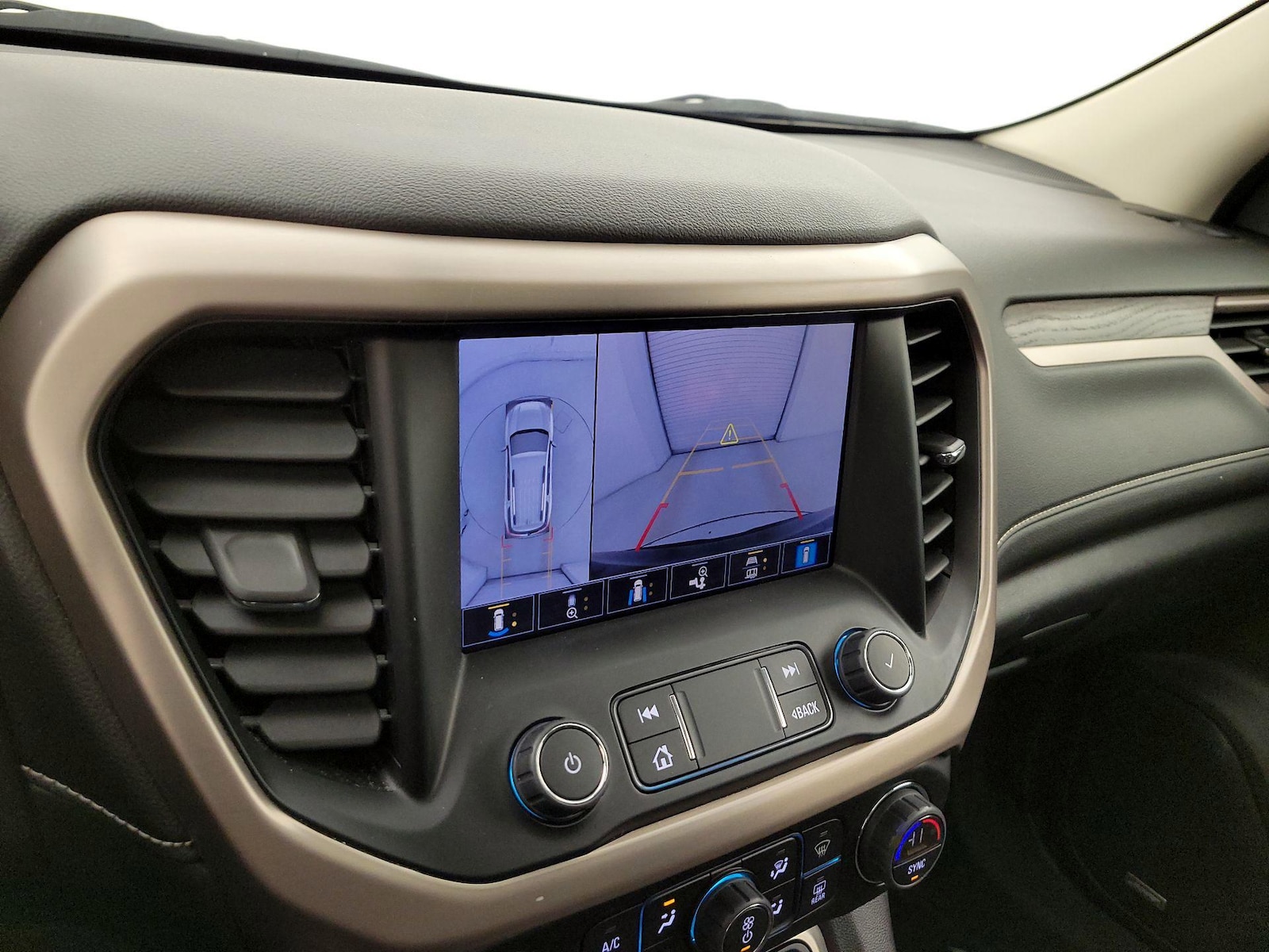 2023 GMC Acadia Denali - Photo 16