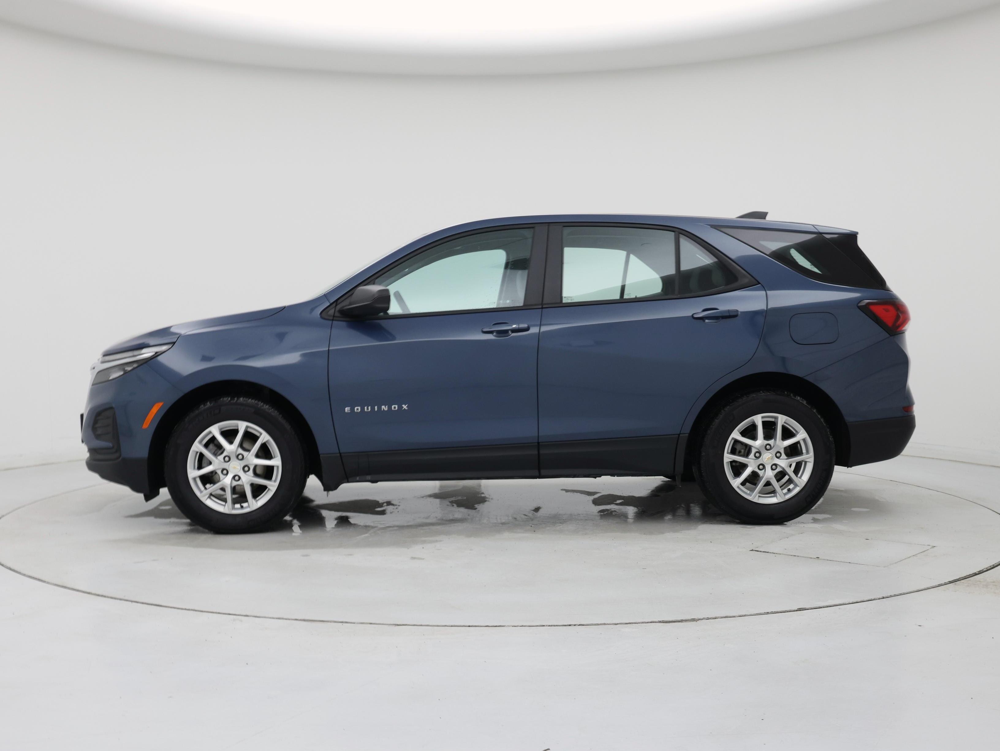 Thumbnail: 2024 Chevrolet Equinox - 3