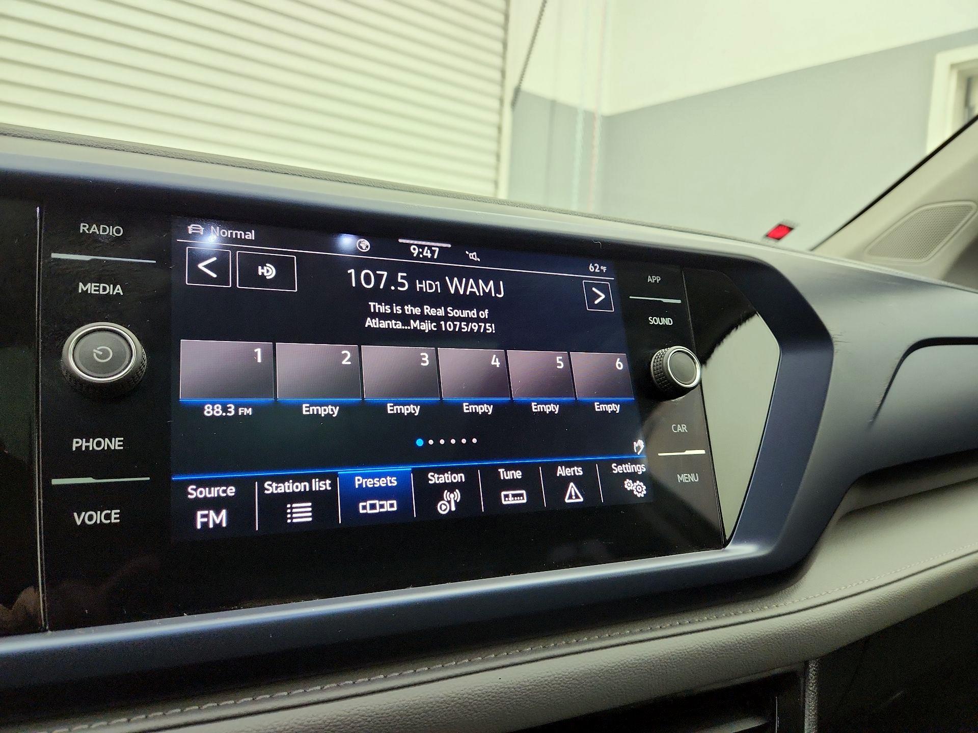 Thumbnail: 2024 Volkswagen Taos - 15