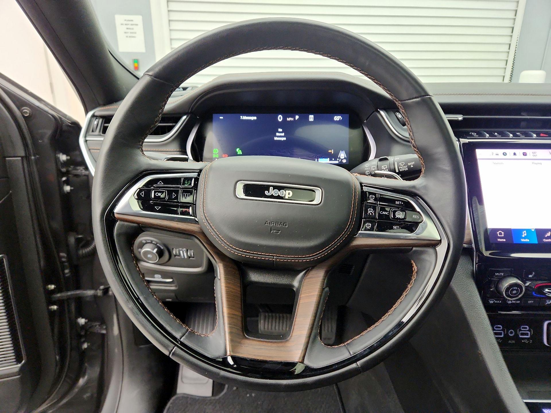 Thumbnail: 2023 Jeep Grand Cherokee - 10