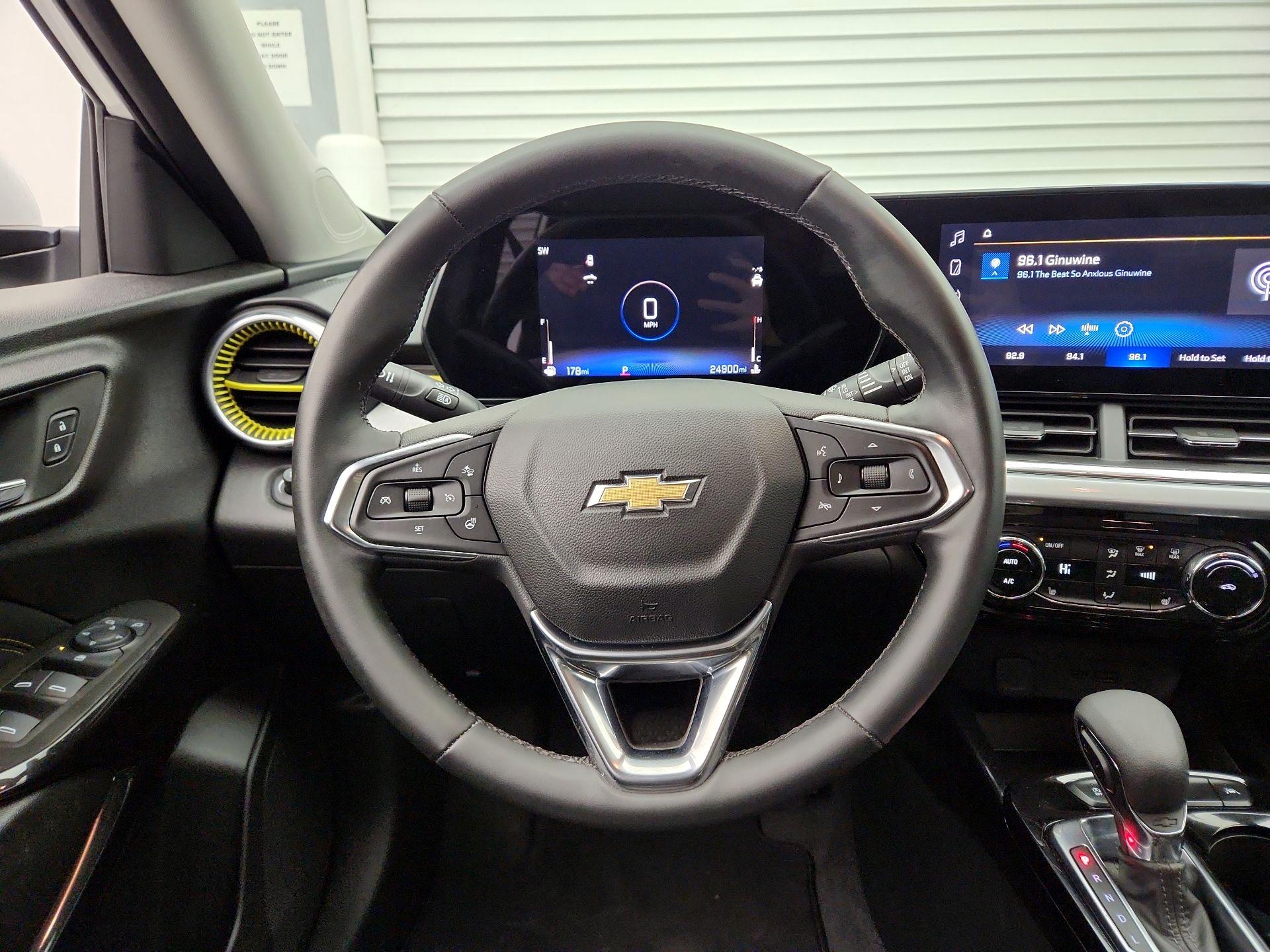 Thumbnail: 2024 Chevrolet Trax - 10