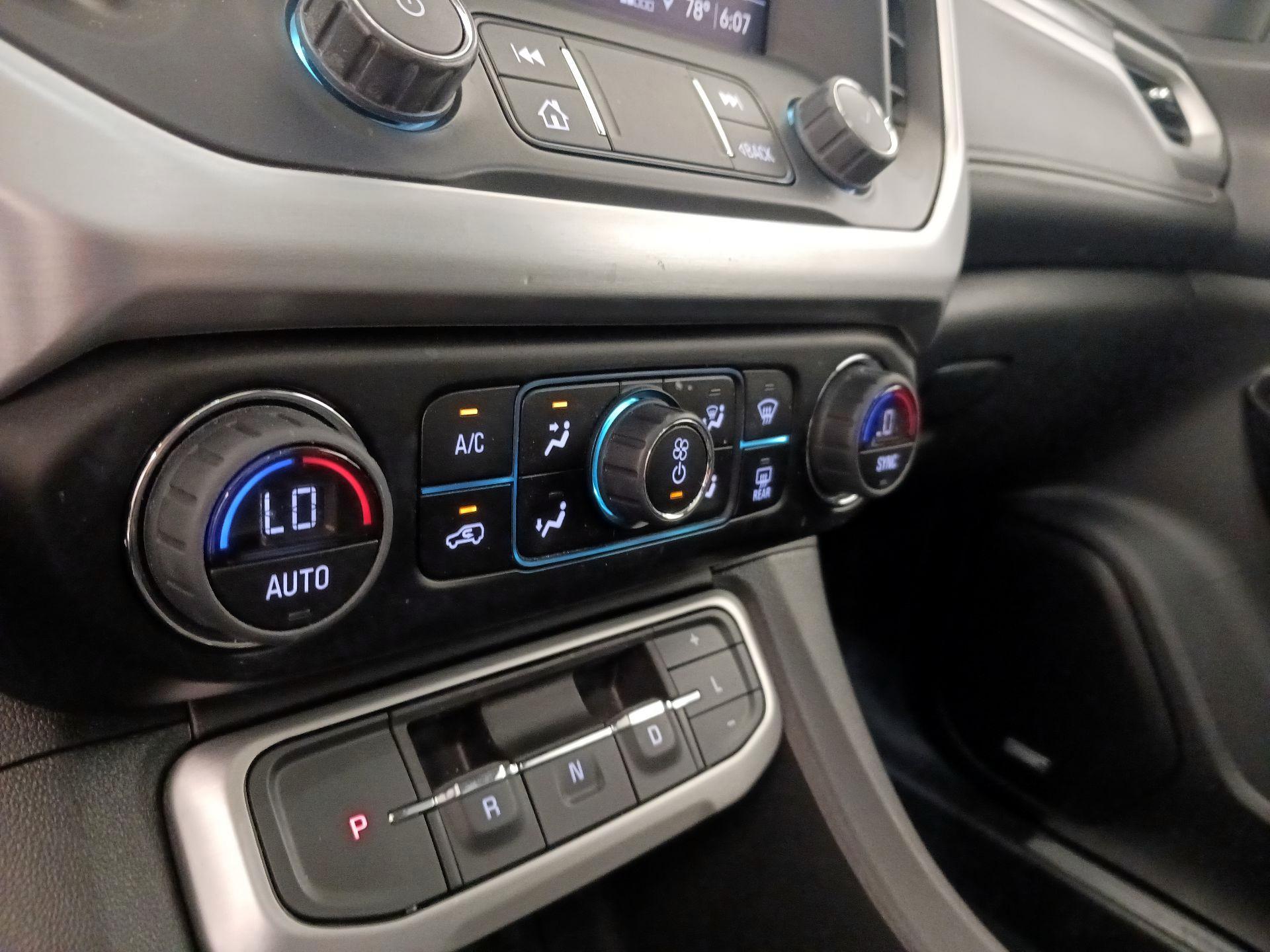 Thumbnail: 2023 GMC Acadia - 16