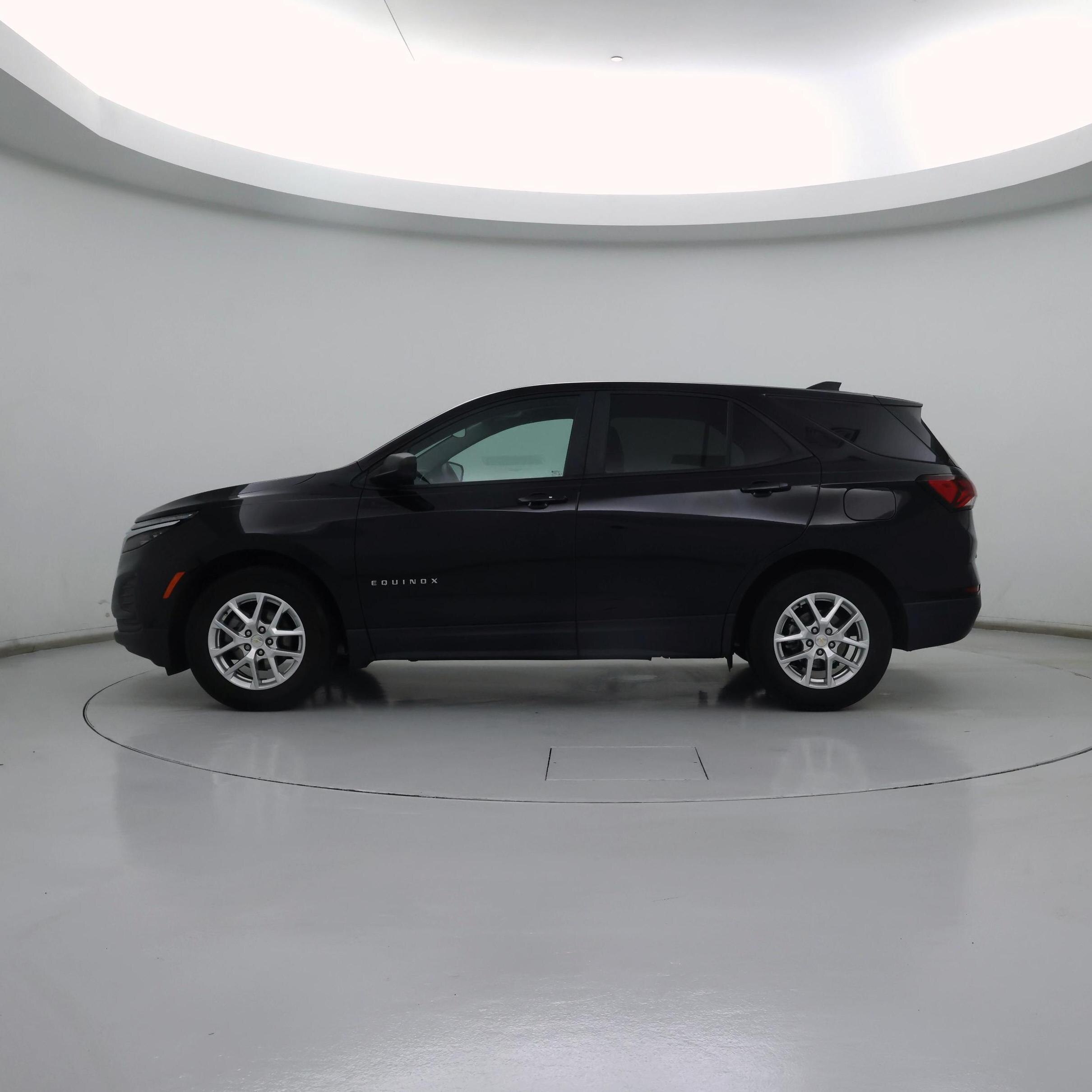 Thumbnail: 2023 Chevrolet Equinox - 3