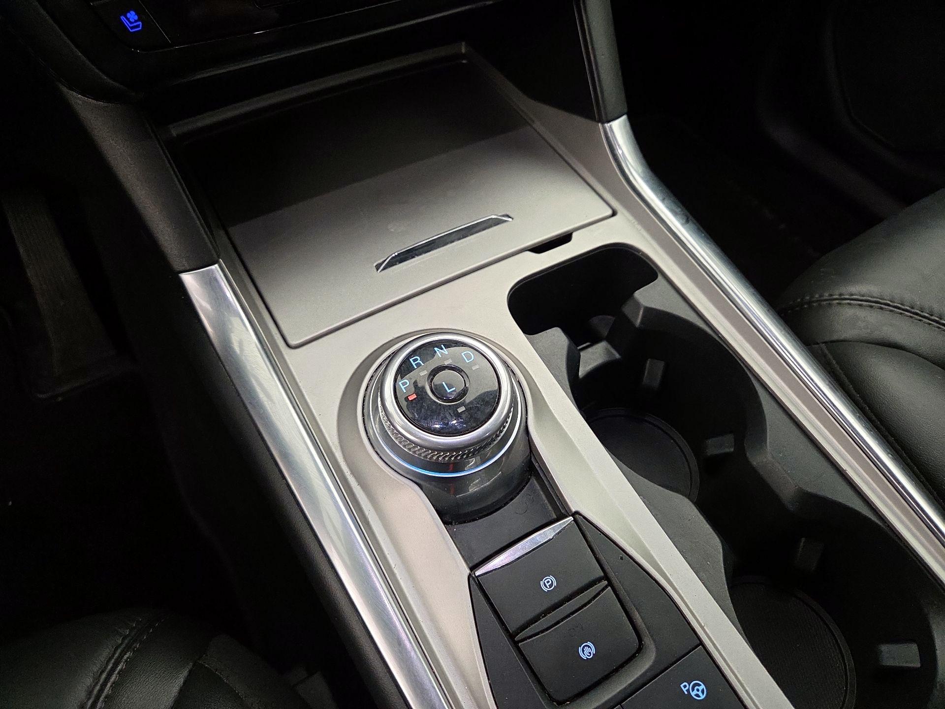 Thumbnail: 2022 Ford Explorer - 17