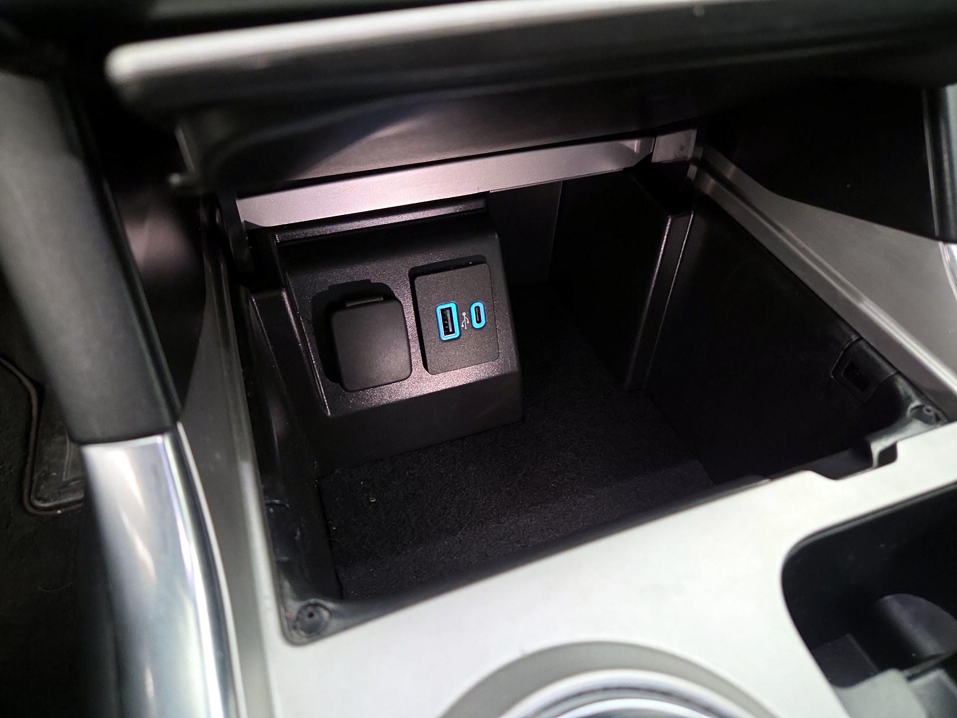 Thumbnail: 2022 Ford Explorer - 18