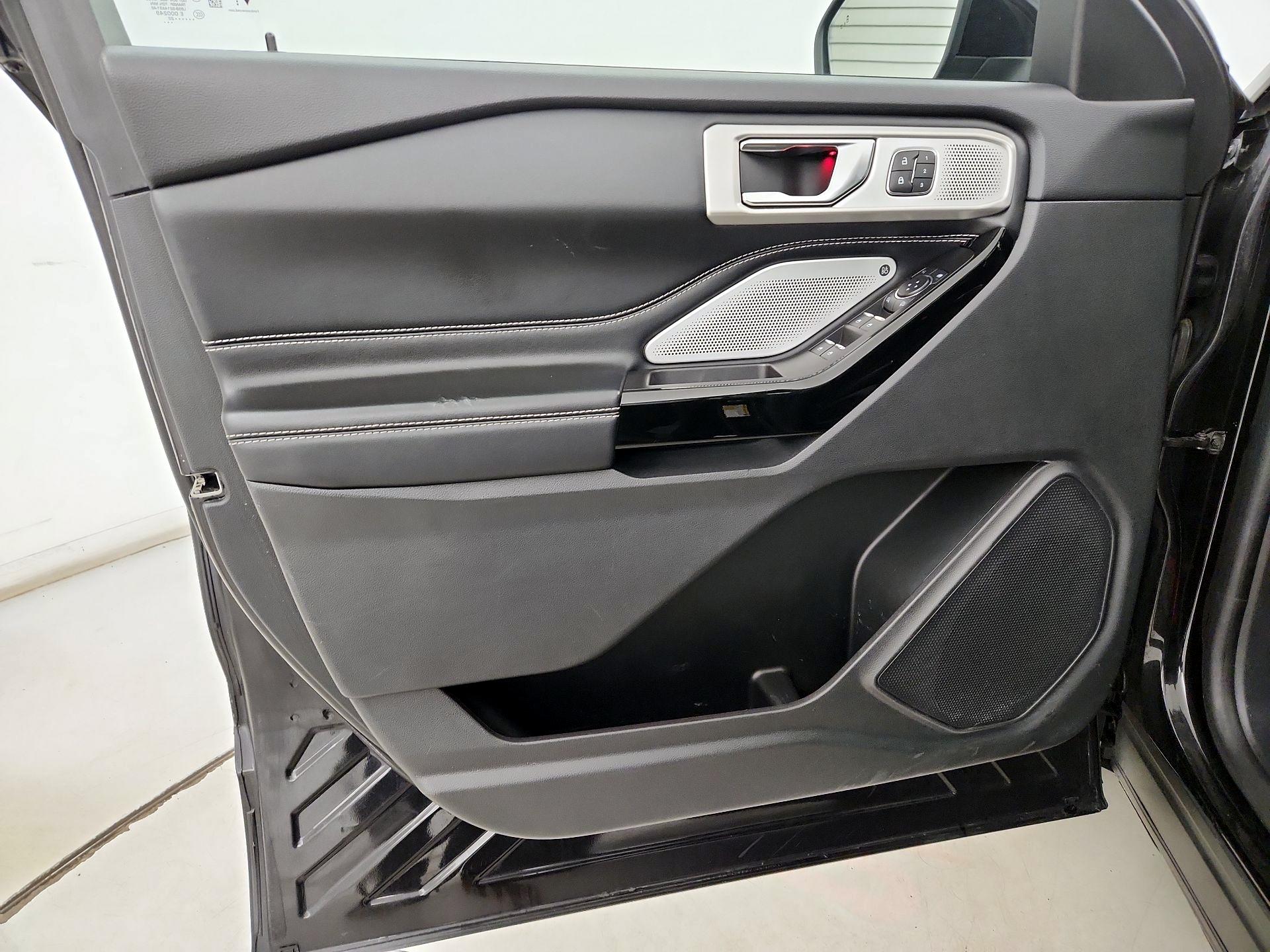 Thumbnail: 2022 Ford Explorer - 12